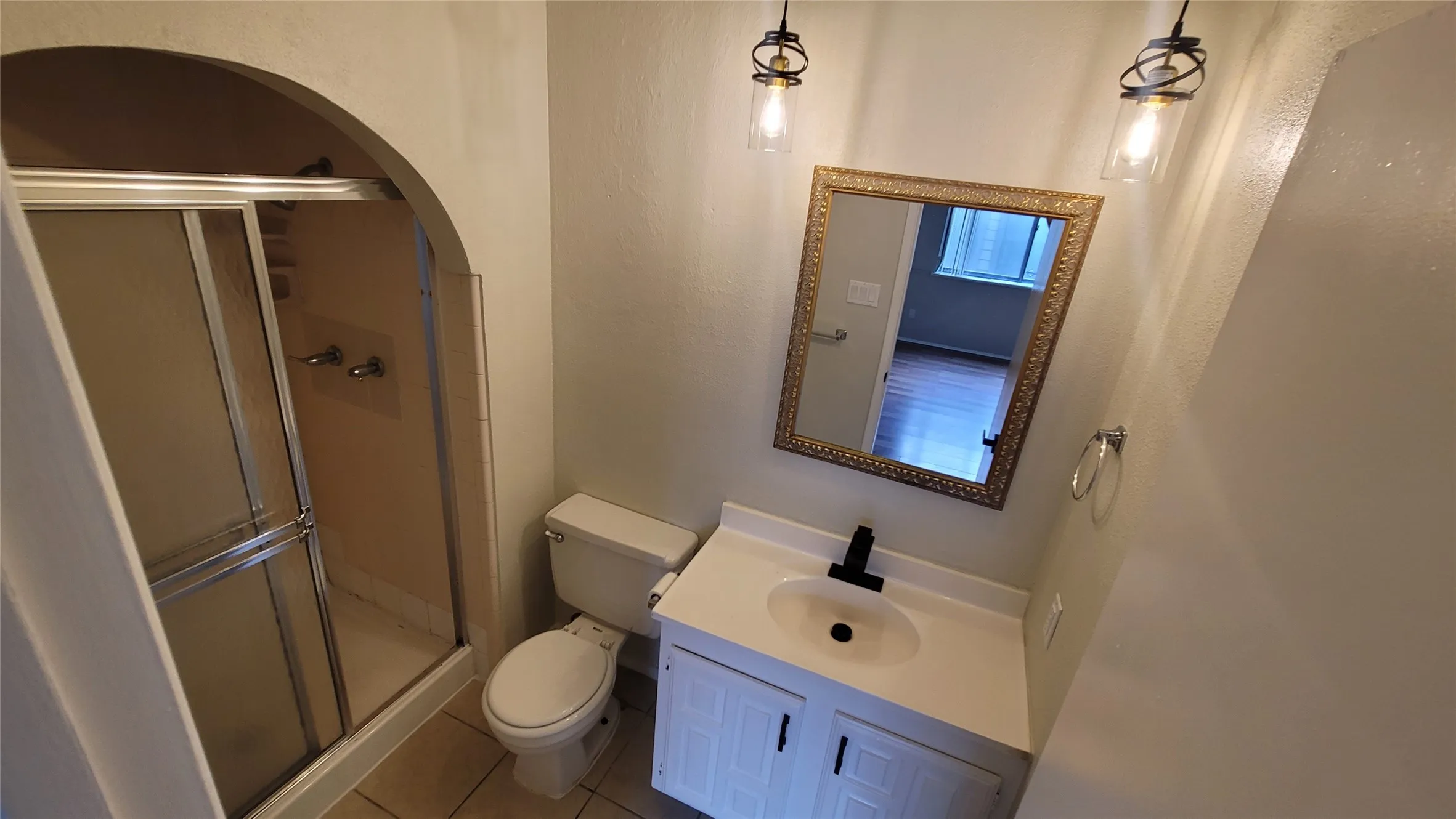 Single Family Residence For Sale in Dallas County , 1334 Paris Drive, Garland, Texas 75040, 4 Bedroom, 2 Bathroom, 2 Garage spaces, 2,102 Sqft, built in 1977, mls#21300793, Real Estate Agent in Garland, Homes For Sale in Dallas county, Homes For Sale in Garland, Realtor in Garland Texas, Real Estate Brokerage Independent Realty Texas, Luminita Cordes Realtor