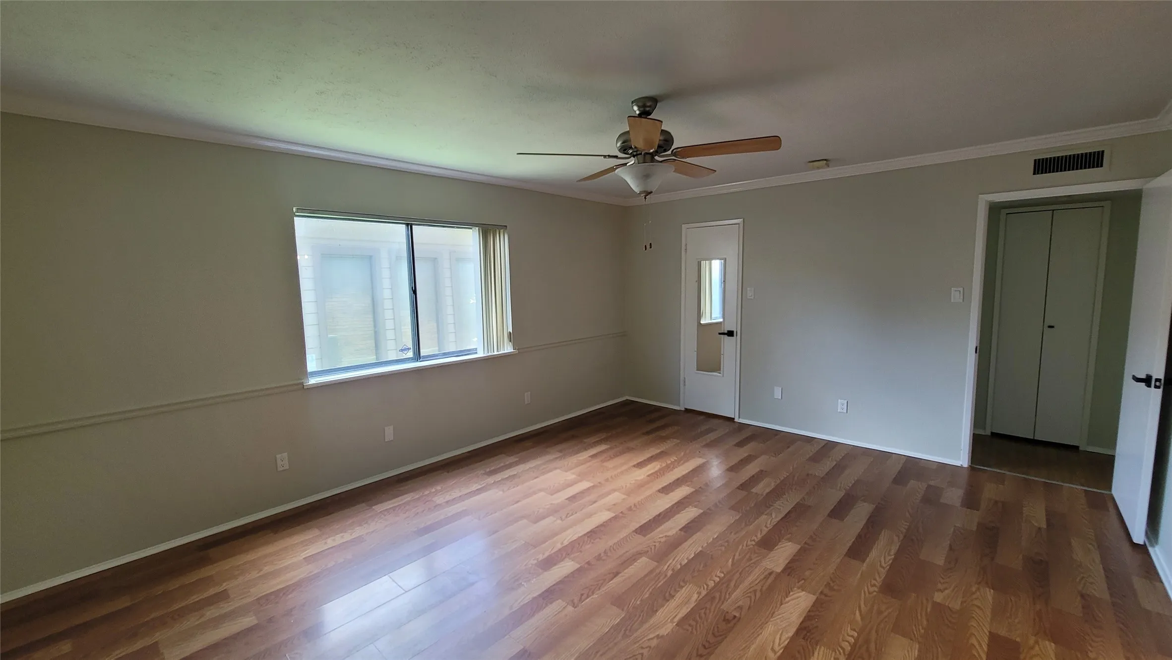 Single Family Residence For Sale in Dallas County , 1334 Paris Drive, Garland, Texas 75040, 4 Bedroom, 2 Bathroom, 2 Garage spaces, 2,102 Sqft, built in 1977, mls#21300793, Real Estate Agent in Garland, Homes For Sale in Dallas county, Homes For Sale in Garland, Realtor in Garland Texas, Real Estate Brokerage Independent Realty Texas, Luminita Cordes Realtor