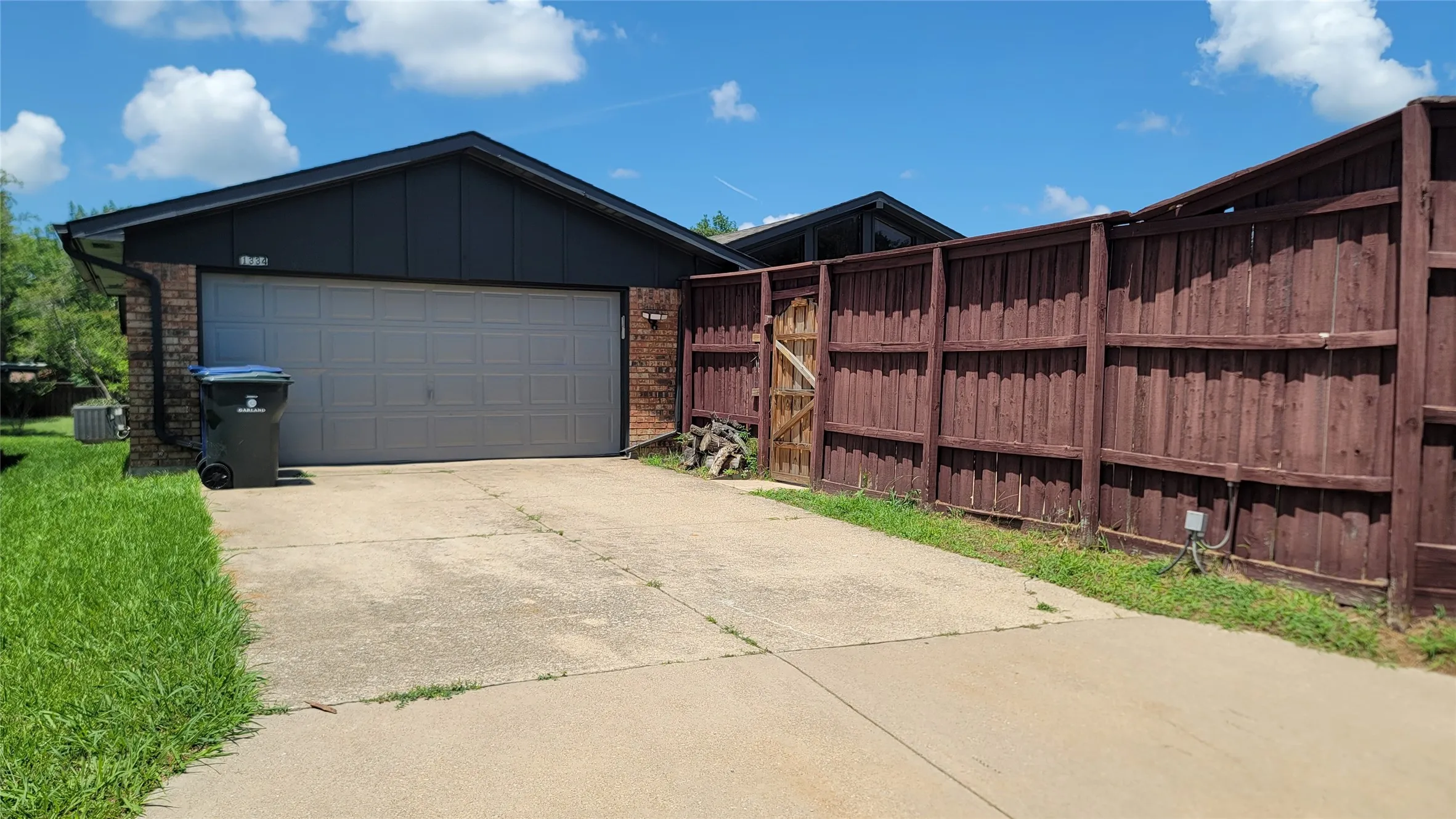 Single Family Residence For Sale in Dallas County , 1334 Paris Drive, Garland, Texas 75040, 4 Bedroom, 2 Bathroom, 2 Garage spaces, 2,102 Sqft, built in 1977, mls#21300793, Real Estate Agent in Garland, Homes For Sale in Dallas county, Homes For Sale in Garland, Realtor in Garland Texas, Real Estate Brokerage Independent Realty Texas, Luminita Cordes Realtor