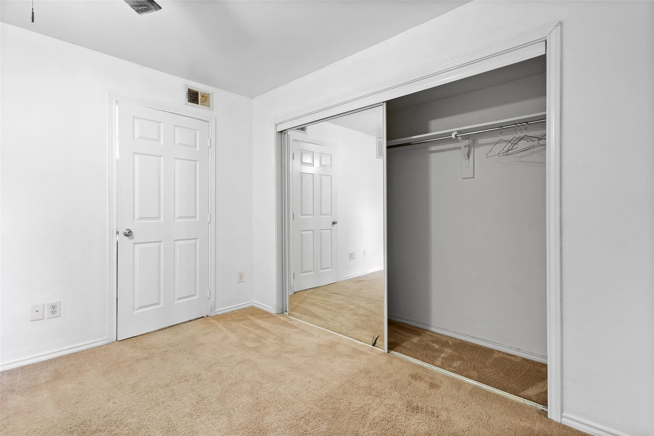Condominium For Sale in Dallas County , 9831 Walnut Street 113, Dallas, Texas 75243, 1 Bedroom, 1 Bathroom, Garage spaces, 662 Sqft, built in 1983, Price $65,000, mls#21293385, Real Estate Agent in Dallas, Homes For Sale in Dallas county, Homes For Sale in Dallas, Realtor in Dallas Texas, Real Estate Brokerage Independent Realty Texas, Luminita Cordes Realtor