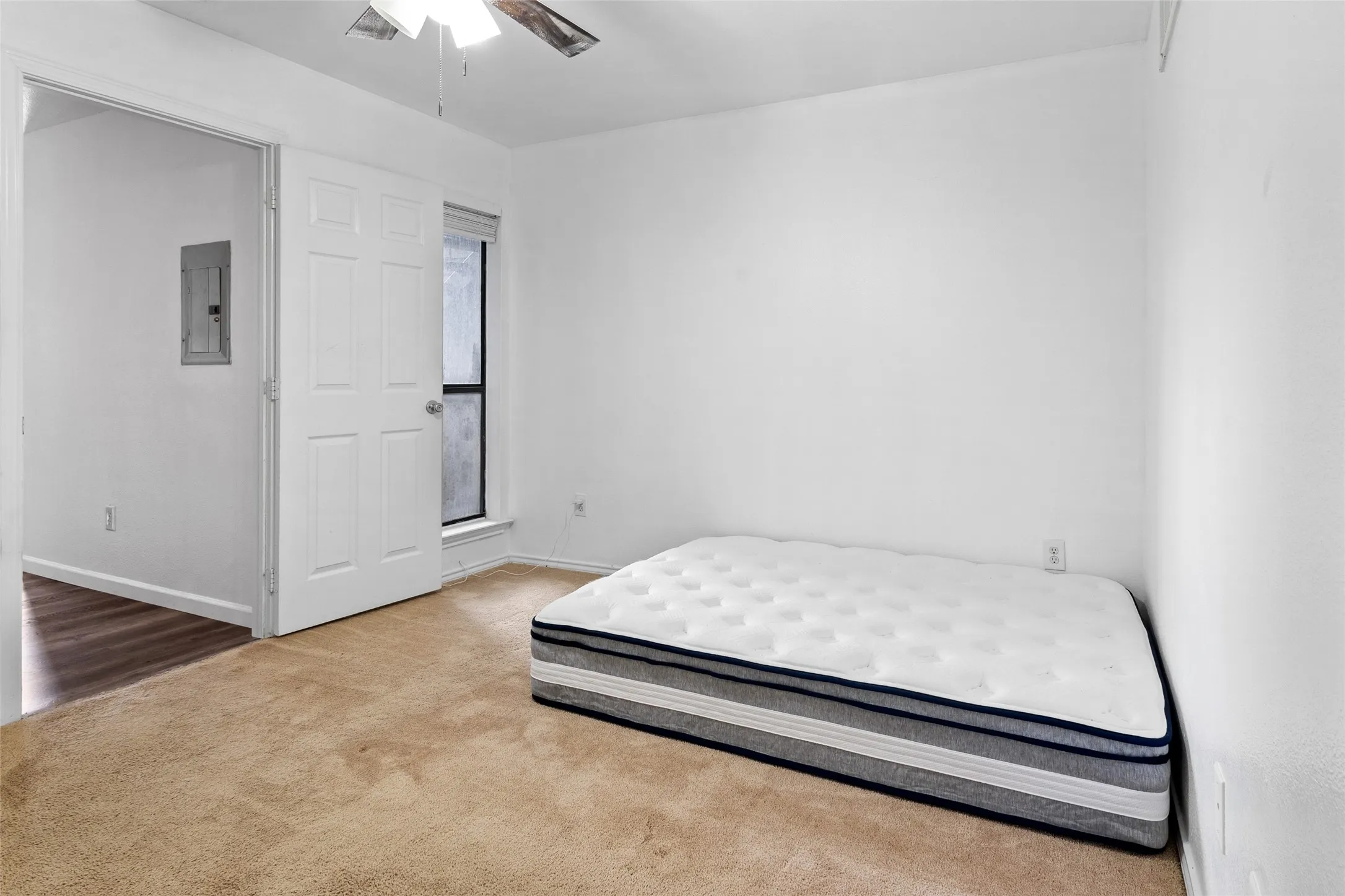 Condominium For Sale in Dallas County , 9831 Walnut Street 113, Dallas, Texas 75243, 1 Bedroom, 1 Bathroom, Garage spaces, 662 Sqft, built in 1983, Price $65,000, mls#21293385, Real Estate Agent in Dallas, Homes For Sale in Dallas county, Homes For Sale in Dallas, Realtor in Dallas Texas, Real Estate Brokerage Independent Realty Texas, Luminita Cordes Realtor