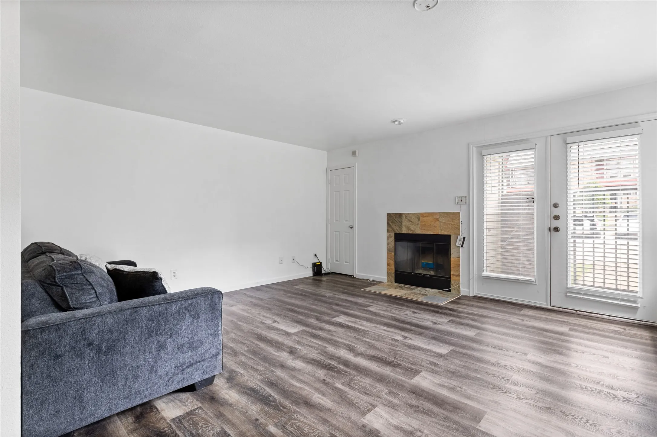 Condominium For Sale in Dallas County , 9831 Walnut Street 113, Dallas, Texas 75243, 1 Bedroom, 1 Bathroom, Garage spaces, 662 Sqft, built in 1983, Price $65,000, mls#21293385, Real Estate Agent in Dallas, Homes For Sale in Dallas county, Homes For Sale in Dallas, Realtor in Dallas Texas, Real Estate Brokerage Independent Realty Texas, Luminita Cordes Realtor