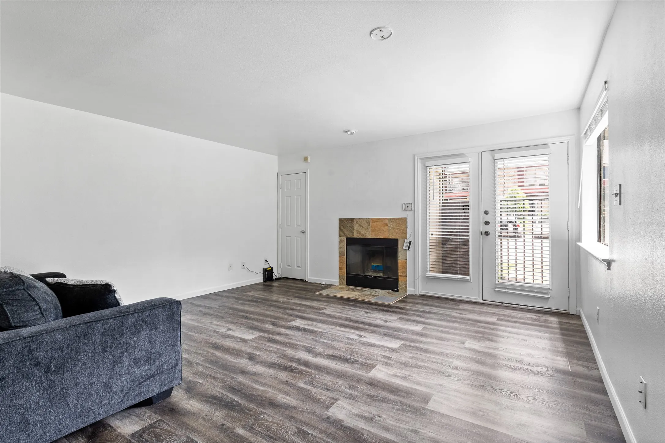 Condominium For Sale in Dallas County , 9831 Walnut Street 113, Dallas, Texas 75243, 1 Bedroom, 1 Bathroom, Garage spaces, 662 Sqft, built in 1983, Price $65,000, mls#21293385, Real Estate Agent in Dallas, Homes For Sale in Dallas county, Homes For Sale in Dallas, Realtor in Dallas Texas, Real Estate Brokerage Independent Realty Texas, Luminita Cordes Realtor