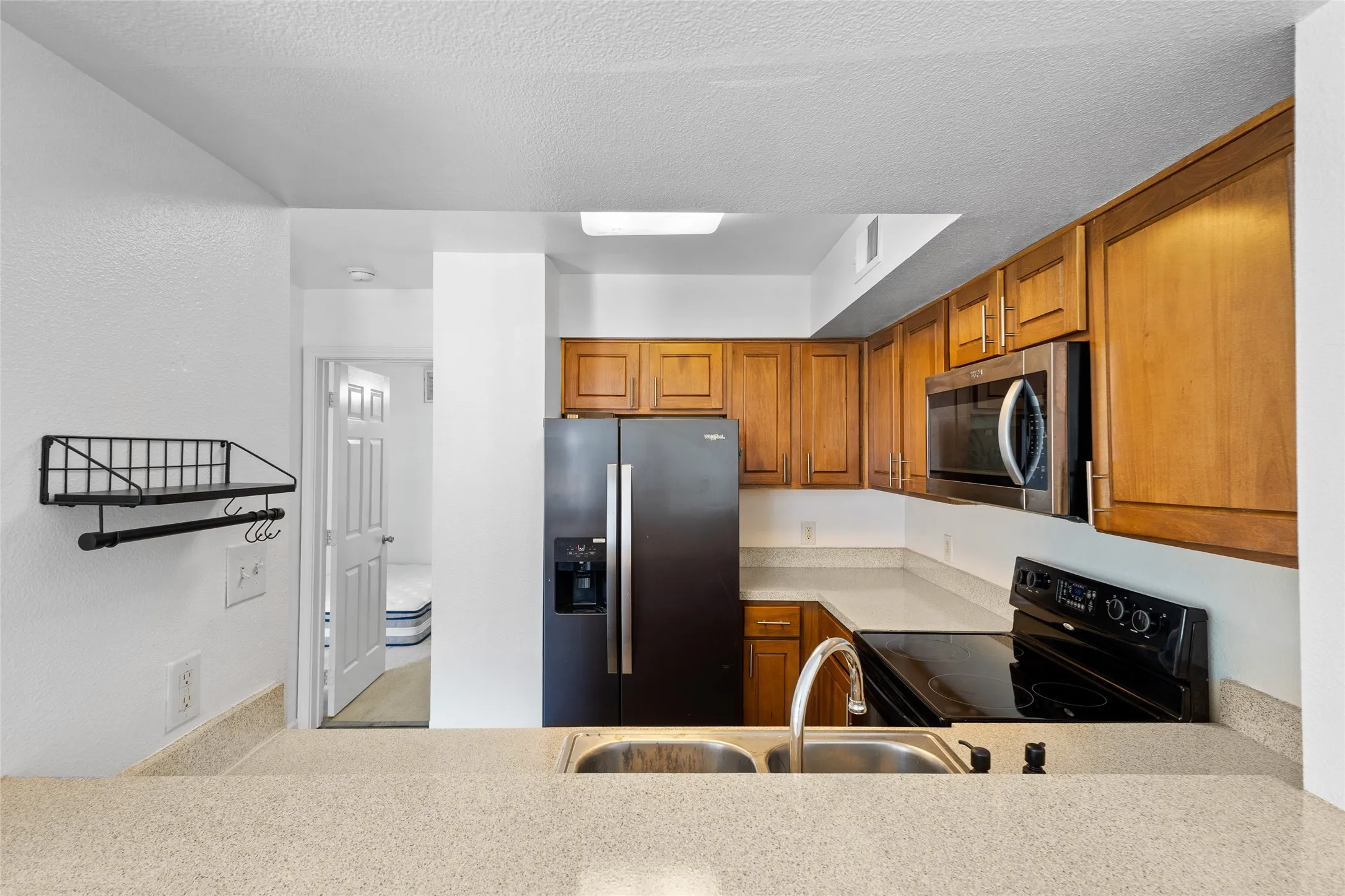 Condominium For Sale in Dallas County , 9831 Walnut Street 113, Dallas, Texas 75243, 1 Bedroom, 1 Bathroom, Garage spaces, 662 Sqft, built in 1983, Price $65,000, mls#21293385, Real Estate Agent in Dallas, Homes For Sale in Dallas county, Homes For Sale in Dallas, Realtor in Dallas Texas, Real Estate Brokerage Independent Realty Texas, Luminita Cordes Realtor