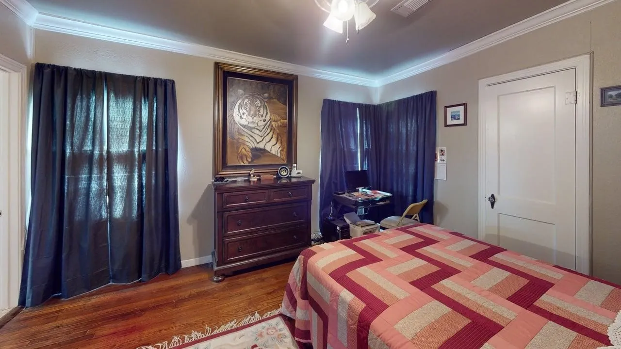 Single Family Residence For Sale in Mc Culloch County , 1701 S High, Brady, Texas 76825, 2 Bedrooms, 2 Bathrooms, 1 Garage spaces, 1,173 Sqft, built in 1965, Price $149,000, mls#21300734, Real Estate Agent in Brady, Homes For Sale in Mc Culloch county, Homes For Sale in Brady, Realtor in Brady Texas, Real Estate Brokerage Independent Realty Texas, Luminita Cordes Realtor
