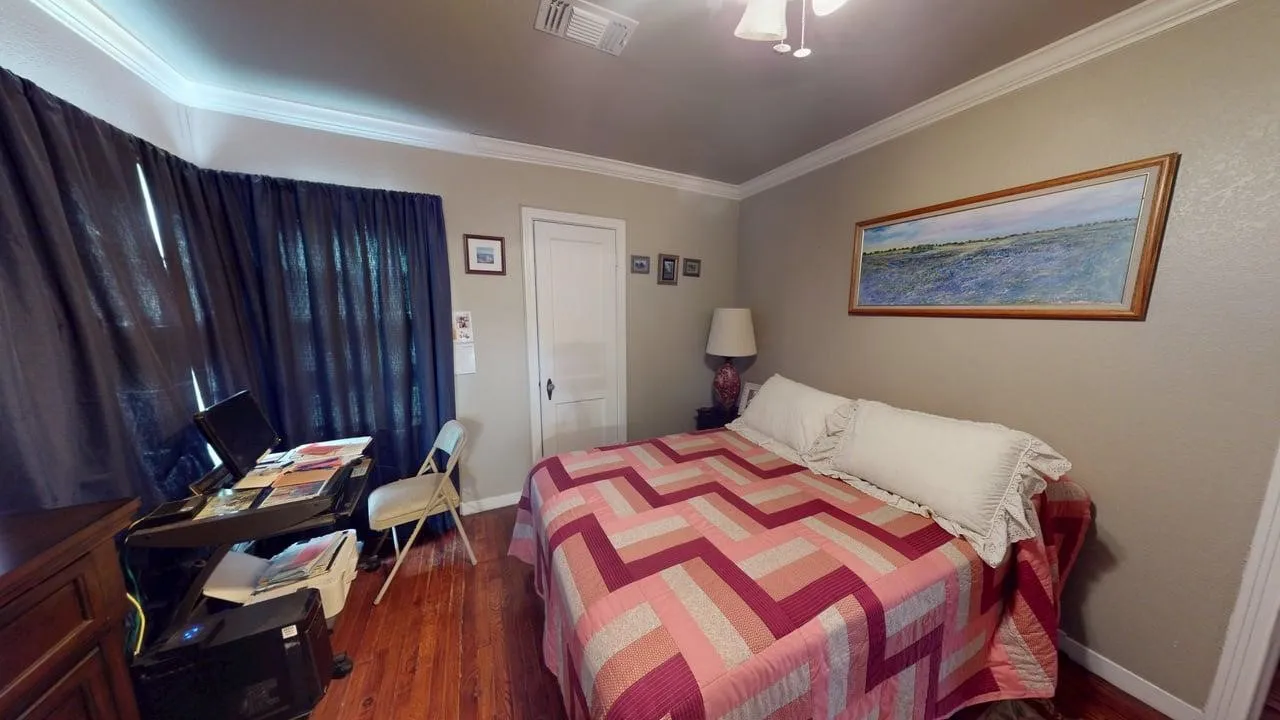 Single Family Residence For Sale in Mc Culloch County , 1701 S High, Brady, Texas 76825, 2 Bedrooms, 2 Bathrooms, 1 Garage spaces, 1,173 Sqft, built in 1965, Price $149,000, mls#21300734, Real Estate Agent in Brady, Homes For Sale in Mc Culloch county, Homes For Sale in Brady, Realtor in Brady Texas, Real Estate Brokerage Independent Realty Texas, Luminita Cordes Realtor