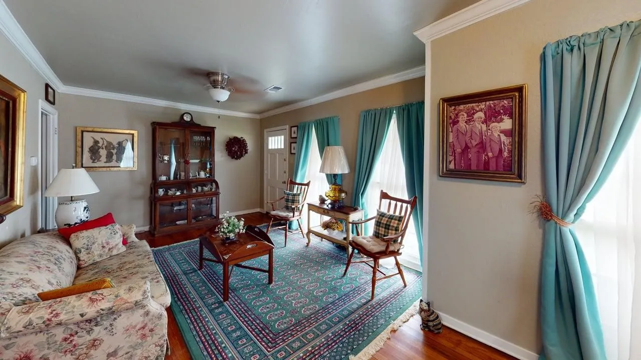 Single Family Residence For Sale in Mc Culloch County , 1701 S High, Brady, Texas 76825, 2 Bedrooms, 2 Bathrooms, 1 Garage spaces, 1,173 Sqft, built in 1965, Price $149,000, mls#21300734, Real Estate Agent in Brady, Homes For Sale in Mc Culloch county, Homes For Sale in Brady, Realtor in Brady Texas, Real Estate Brokerage Independent Realty Texas, Luminita Cordes Realtor