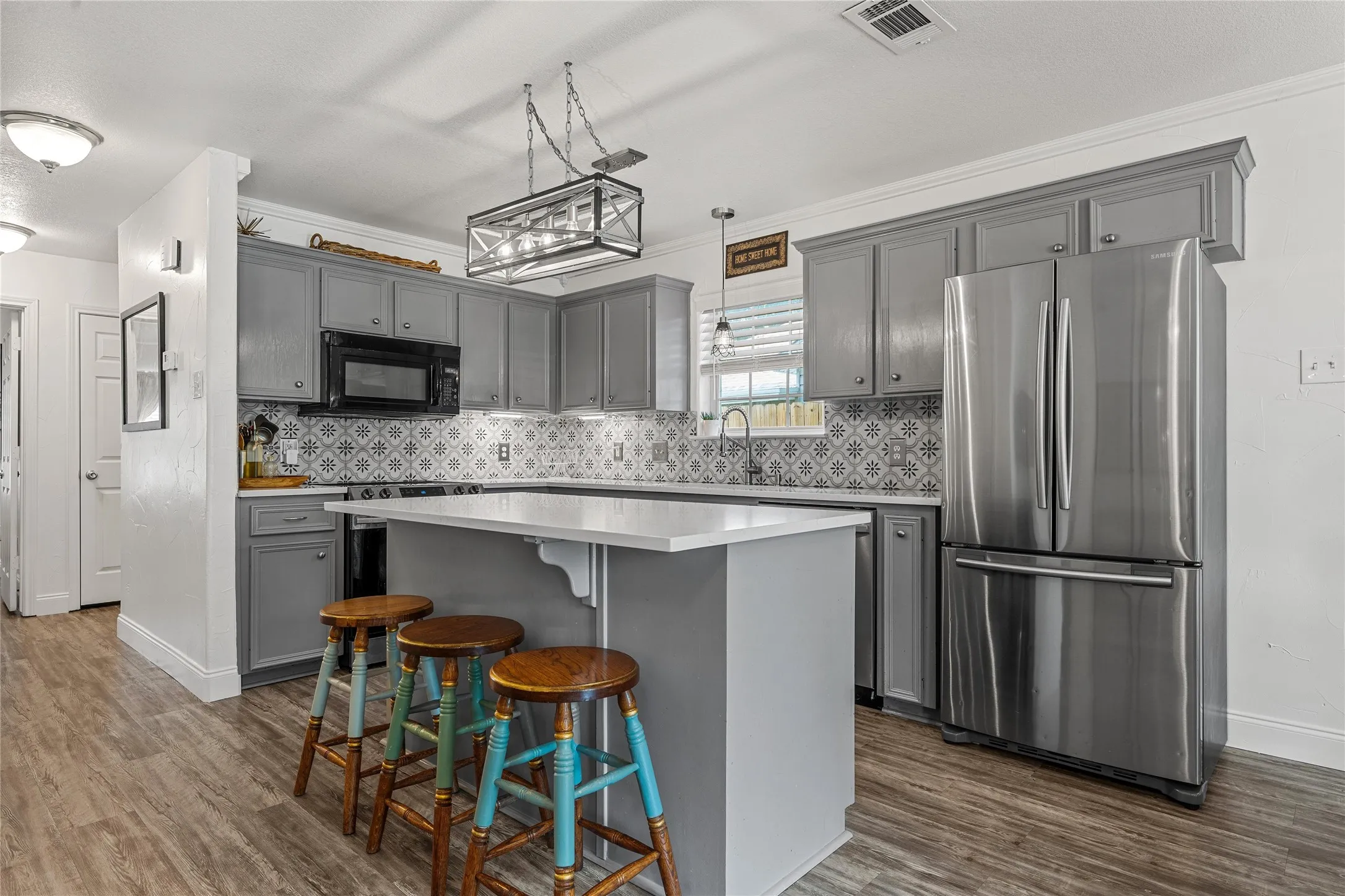Single Family Residence For Sale in Mc Lennan County , 1231 Bagby Avenue, Waco, Texas 76706, 3 Bedroom, 3 Bathroom, Garage spaces, 1,392 Sqft, built in 2005, mls#21294406, Real Estate Agent in Waco, Homes For Sale in Mc Lennan county, Homes For Sale in Waco, Realtor in Waco Texas, Real Estate Brokerage Independent Realty Texas, Luminita Cordes Realtor
