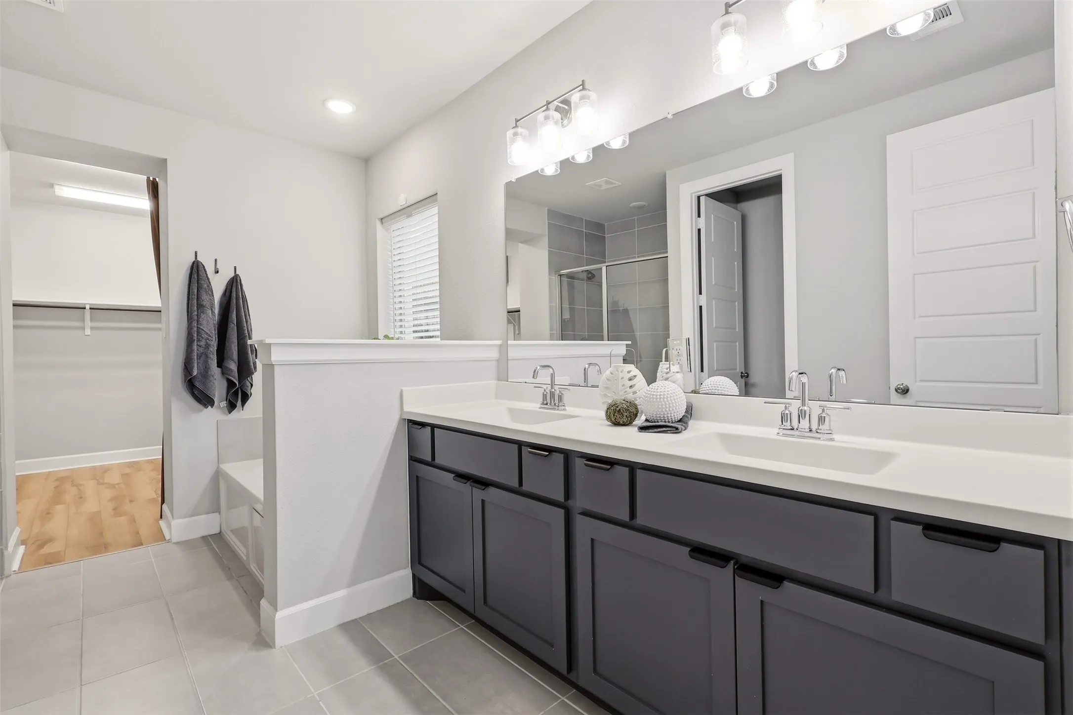 Dual Sinks