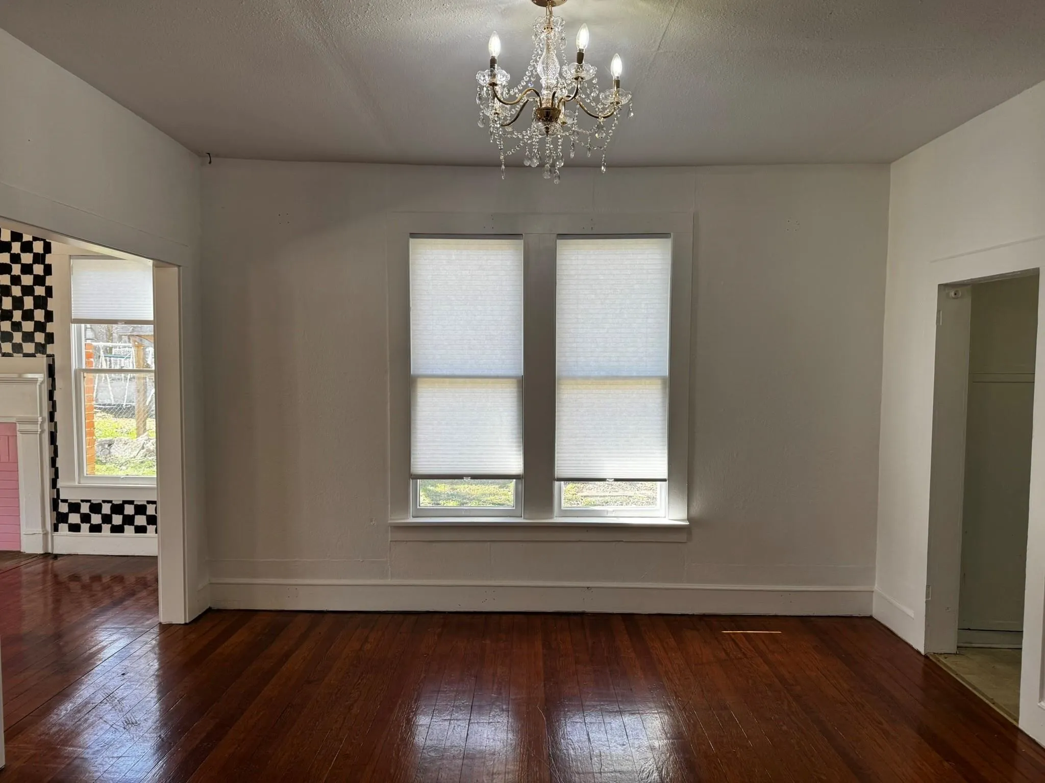 Retail For Sale in Erath County , 647 W W Washington Street, Stephenville, Texas 76401, 0, 0, Garage spaces, 0 Sqft, built in 1920, Price $580,000, mls#21300812, Real Estate Agent in Stephenville, Homes For Sale in Erath county, Homes For Sale in Stephenville, Realtor in Stephenville Texas, Real Estate Brokerage Independent Realty Texas, Luminita Cordes Realtor