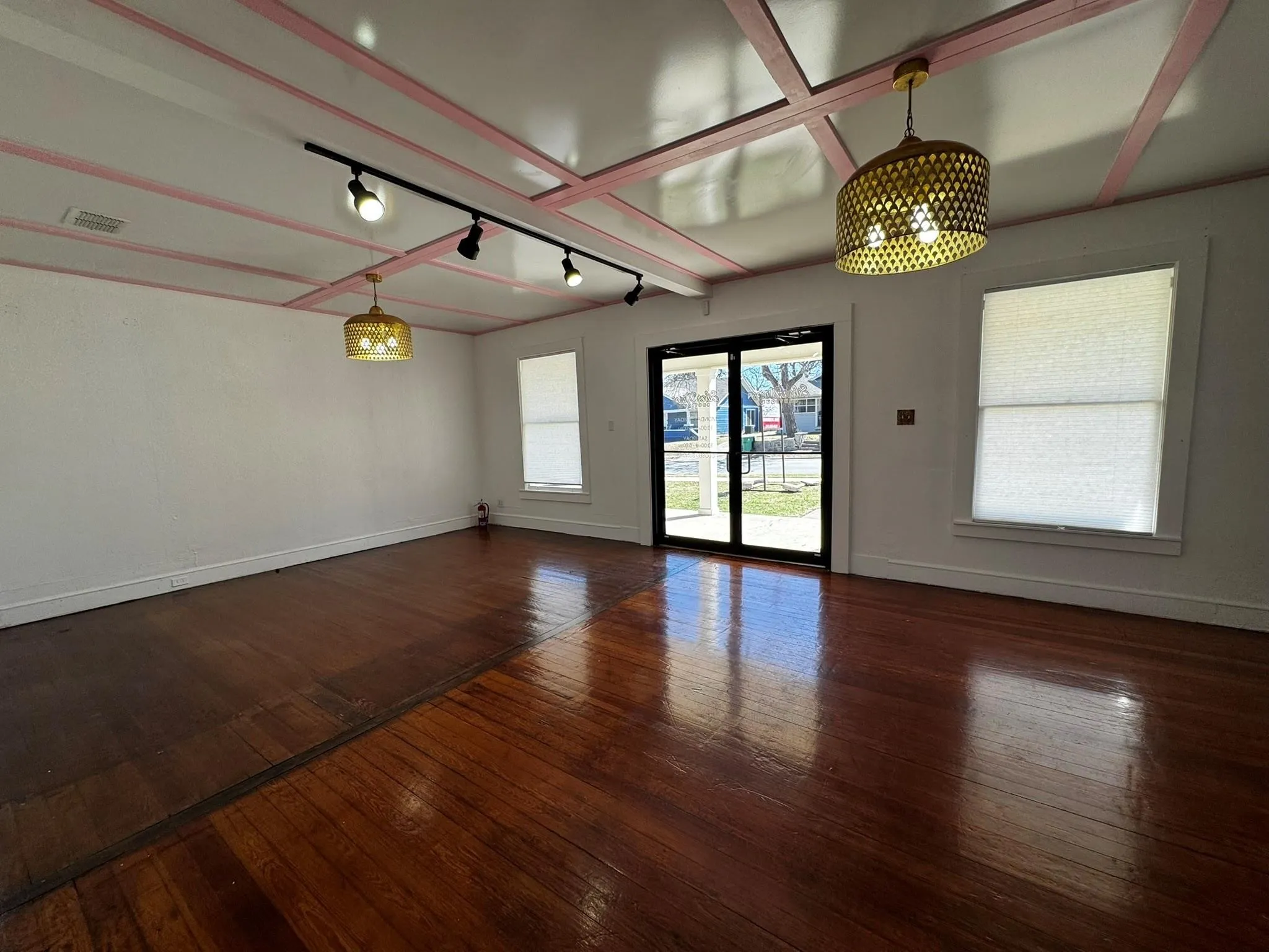 Retail For Sale in Erath County , 647 W W Washington Street, Stephenville, Texas 76401, 0, 0, Garage spaces, 0 Sqft, built in 1920, Price $580,000, mls#21300812, Real Estate Agent in Stephenville, Homes For Sale in Erath county, Homes For Sale in Stephenville, Realtor in Stephenville Texas, Real Estate Brokerage Independent Realty Texas, Luminita Cordes Realtor