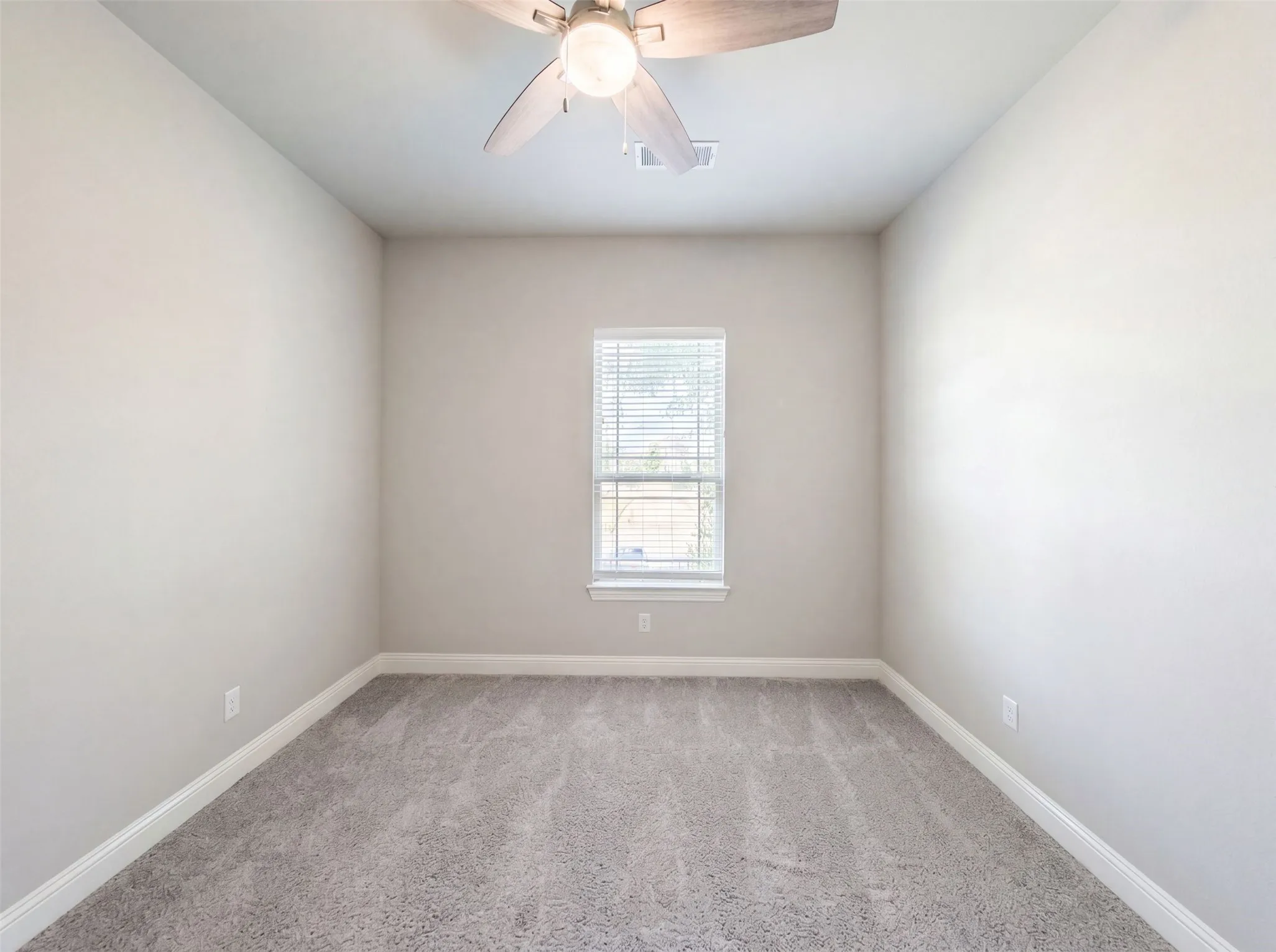 Single Family Residence For Sale in Collin County , 17628 Bottlebrush Drive, Dallas, Texas 75252, 4 Bedroom, 3 Bathroom, 2 Garage spaces, 2,311 Sqft, built in 2019, mls#21300825, Real Estate Agent in Dallas, Homes For Sale in Collin county, Homes For Sale in Dallas, Realtor in Dallas Texas, Real Estate Brokerage Independent Realty Texas, Luminita Cordes Realtor