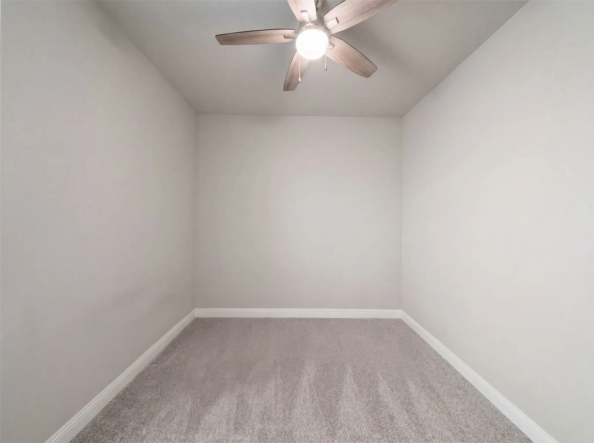 Single Family Residence For Sale in Collin County , 17628 Bottlebrush Drive, Dallas, Texas 75252, 4 Bedroom, 3 Bathroom, 2 Garage spaces, 2,311 Sqft, built in 2019, mls#21300825, Real Estate Agent in Dallas, Homes For Sale in Collin county, Homes For Sale in Dallas, Realtor in Dallas Texas, Real Estate Brokerage Independent Realty Texas, Luminita Cordes Realtor