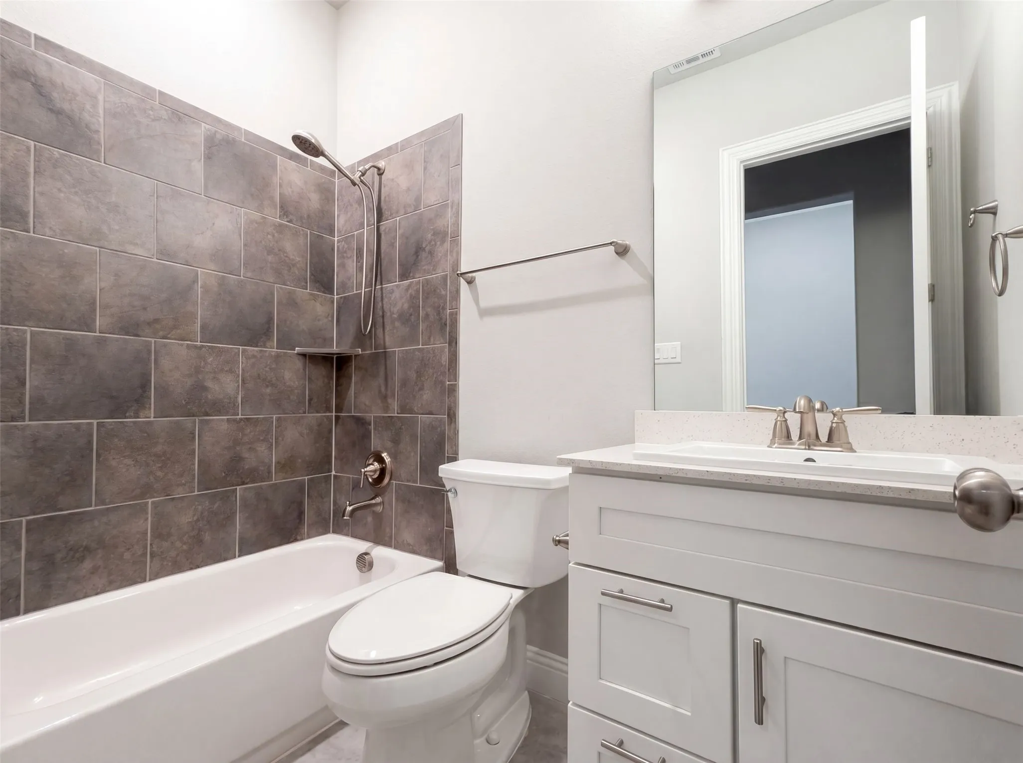 Single Family Residence For Sale in Collin County , 17628 Bottlebrush Drive, Dallas, Texas 75252, 4 Bedroom, 3 Bathroom, 2 Garage spaces, 2,311 Sqft, built in 2019, mls#21300825, Real Estate Agent in Dallas, Homes For Sale in Collin county, Homes For Sale in Dallas, Realtor in Dallas Texas, Real Estate Brokerage Independent Realty Texas, Luminita Cordes Realtor