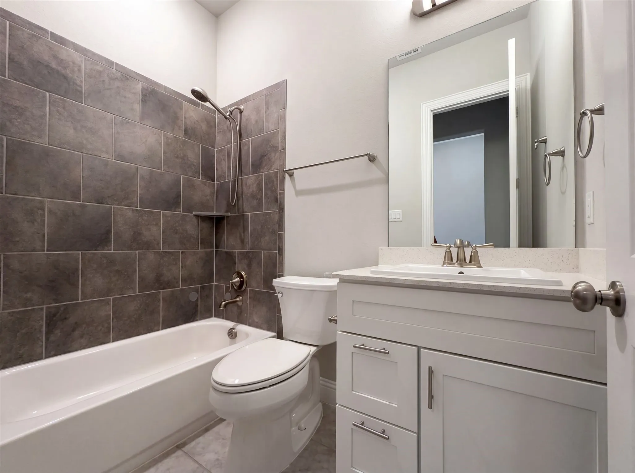 Single Family Residence For Sale in Collin County , 17628 Bottlebrush Drive, Dallas, Texas 75252, 4 Bedroom, 3 Bathroom, 2 Garage spaces, 2,311 Sqft, built in 2019, mls#21300825, Real Estate Agent in Dallas, Homes For Sale in Collin county, Homes For Sale in Dallas, Realtor in Dallas Texas, Real Estate Brokerage Independent Realty Texas, Luminita Cordes Realtor