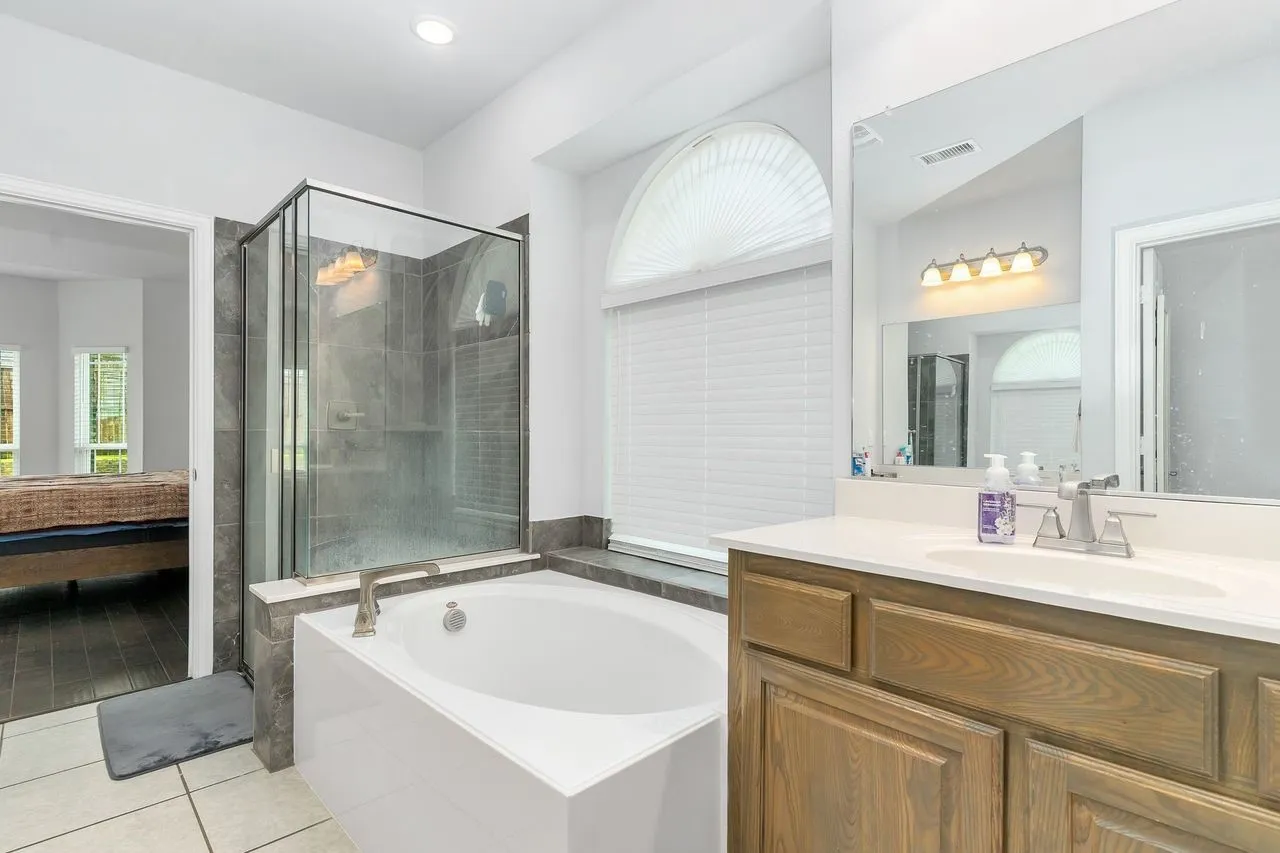 Single Family Residence For Sale in Tarrant County , 6441 Dove Chase Lane, Fort Worth, Texas 76123, 5 Bedroom, 4 Bathroom, 3 Garage spaces, 3,076 Sqft, built in 2019, mls#21300831, Real Estate Agent in Fort Worth, Homes For Sale in Tarrant county, Homes For Sale in Fort Worth, Realtor in Fort Worth Texas, Real Estate Brokerage Independent Realty Texas, Luminita Cordes Realtor
