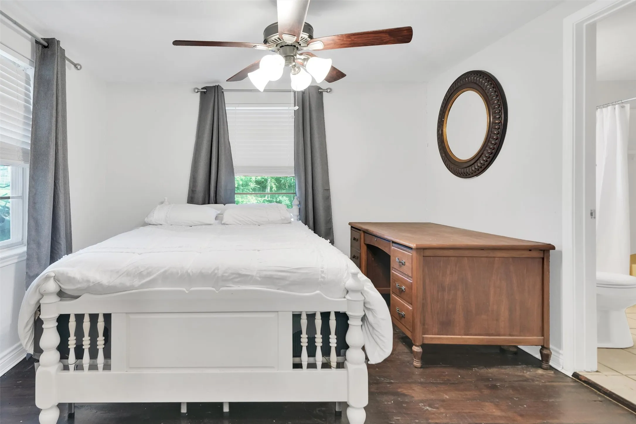 Single Family Residence For Sale in Grayson County , 63 Castle Bar Road, Gordonville, Texas 76245, 3 Bedroom, 2 Bathroom, Garage spaces, 1,512 Sqft, built in 1964, mls#21299211, Real Estate Agent in Gordonville, Homes For Sale in Grayson county, Homes For Sale in Gordonville, Realtor in Gordonville Texas, Real Estate Brokerage Independent Realty Texas, Luminita Cordes Realtor