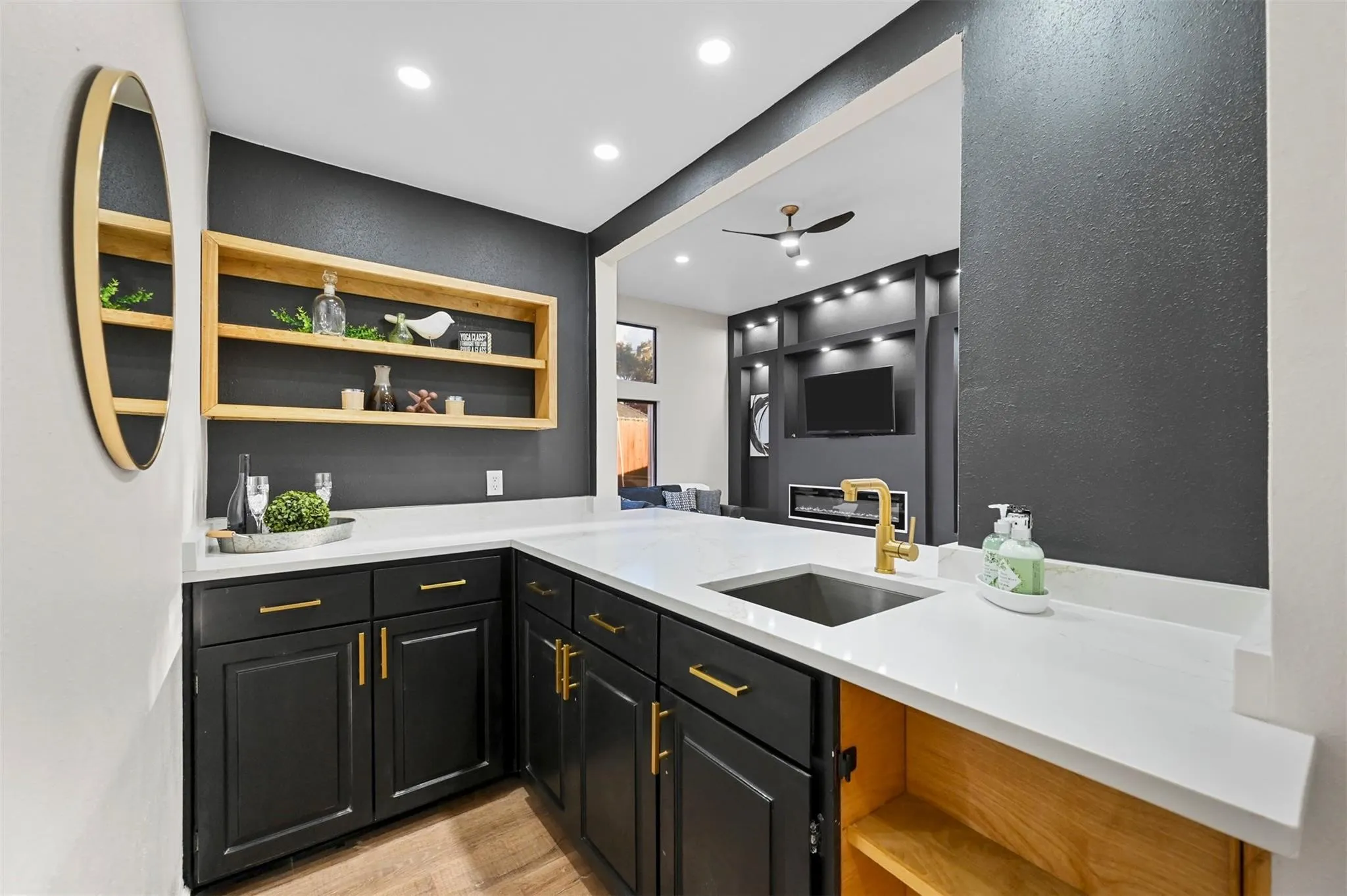 Single Family Residence For Rent in Dallas County , 6443 Redpine Road, Dallas, Texas 75248, 4 Bedroom, 3 Bathroom, 2 Garage spaces, 2,898 Sqft, built in 1979, mls#21300863, Real Estate Agent in Dallas, Homes For Rent in Dallas county, Homes For Rent in Dallas, Realtor in Dallas Texas, Real Estate Brokerage Independent Realty Texas, Luminita Cordes Realtor