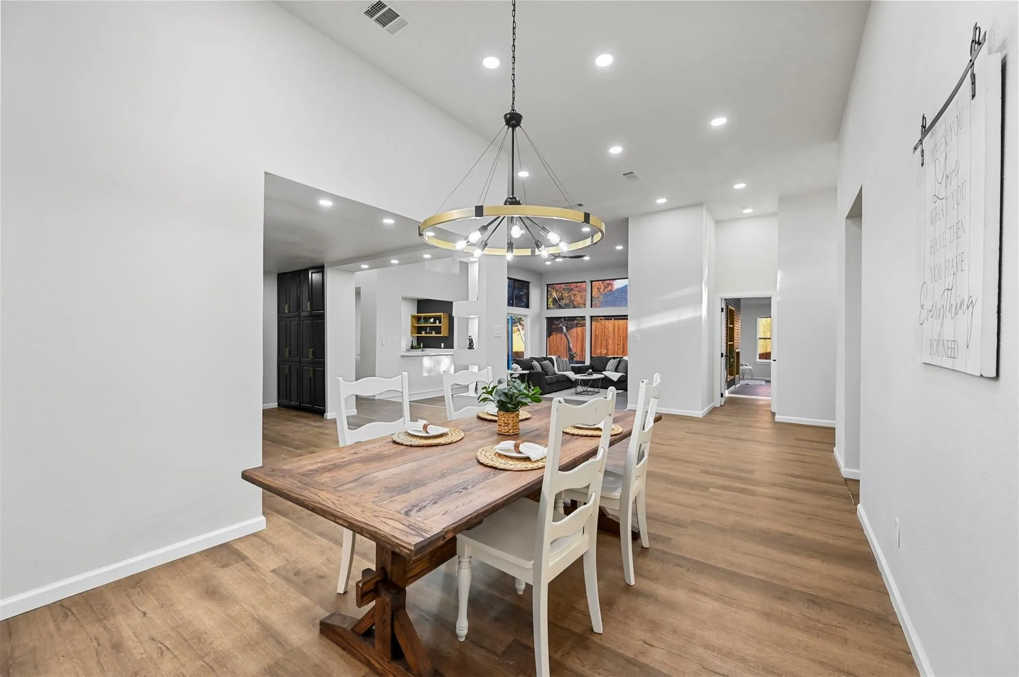 Single Family Residence For Rent in Dallas County , 6443 Redpine Road, Dallas, Texas 75248, 4 Bedroom, 3 Bathroom, 2 Garage spaces, 2,898 Sqft, built in 1979, mls#21300863, Real Estate Agent in Dallas, Homes For Rent in Dallas county, Homes For Rent in Dallas, Realtor in Dallas Texas, Real Estate Brokerage Independent Realty Texas, Luminita Cordes Realtor