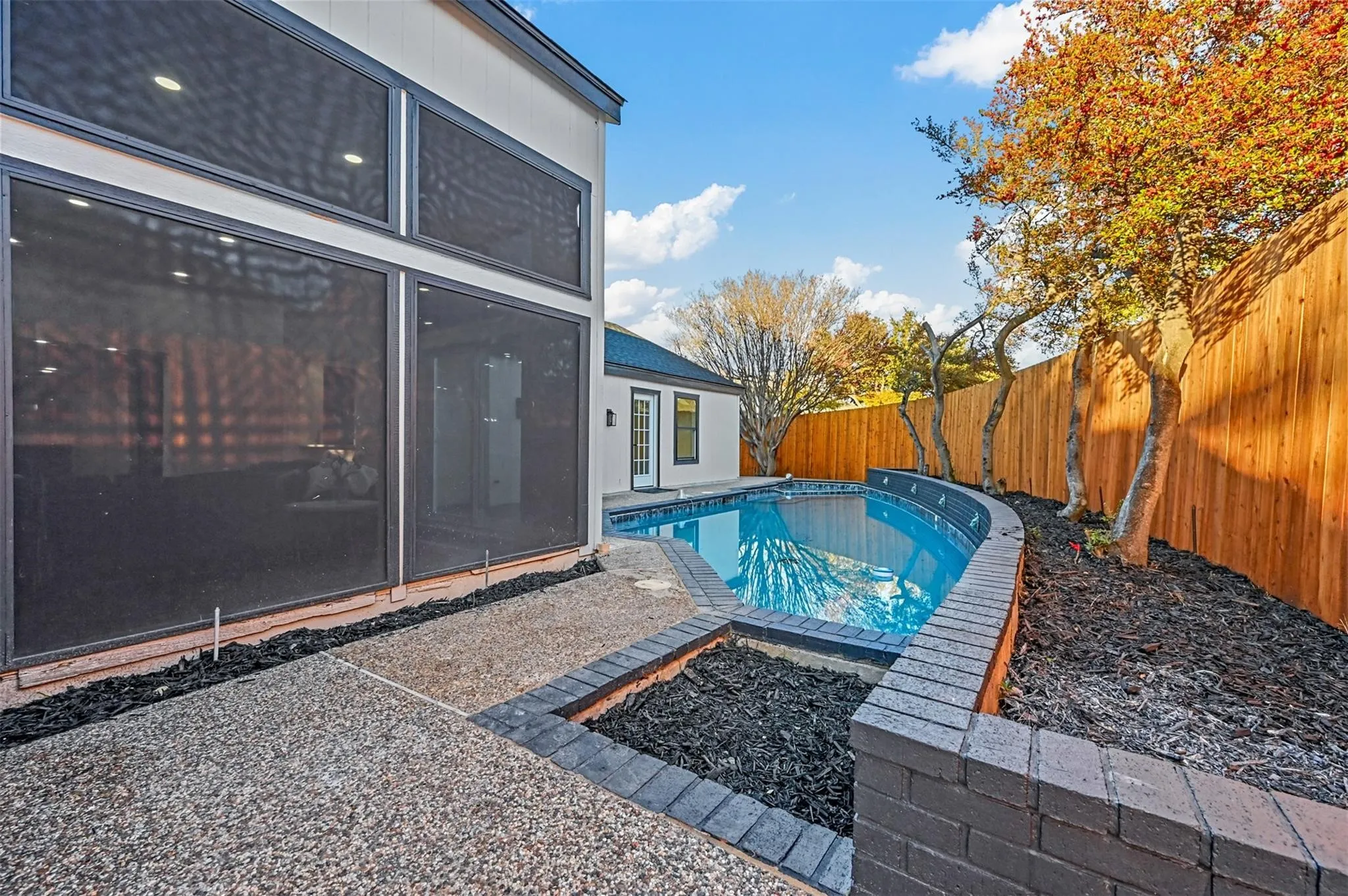 Single Family Residence For Rent in Dallas County , 6443 Redpine Road, Dallas, Texas 75248, 4 Bedroom, 3 Bathroom, 2 Garage spaces, 2,898 Sqft, built in 1979, mls#21300863, Real Estate Agent in Dallas, Homes For Rent in Dallas county, Homes For Rent in Dallas, Realtor in Dallas Texas, Real Estate Brokerage Independent Realty Texas, Luminita Cordes Realtor