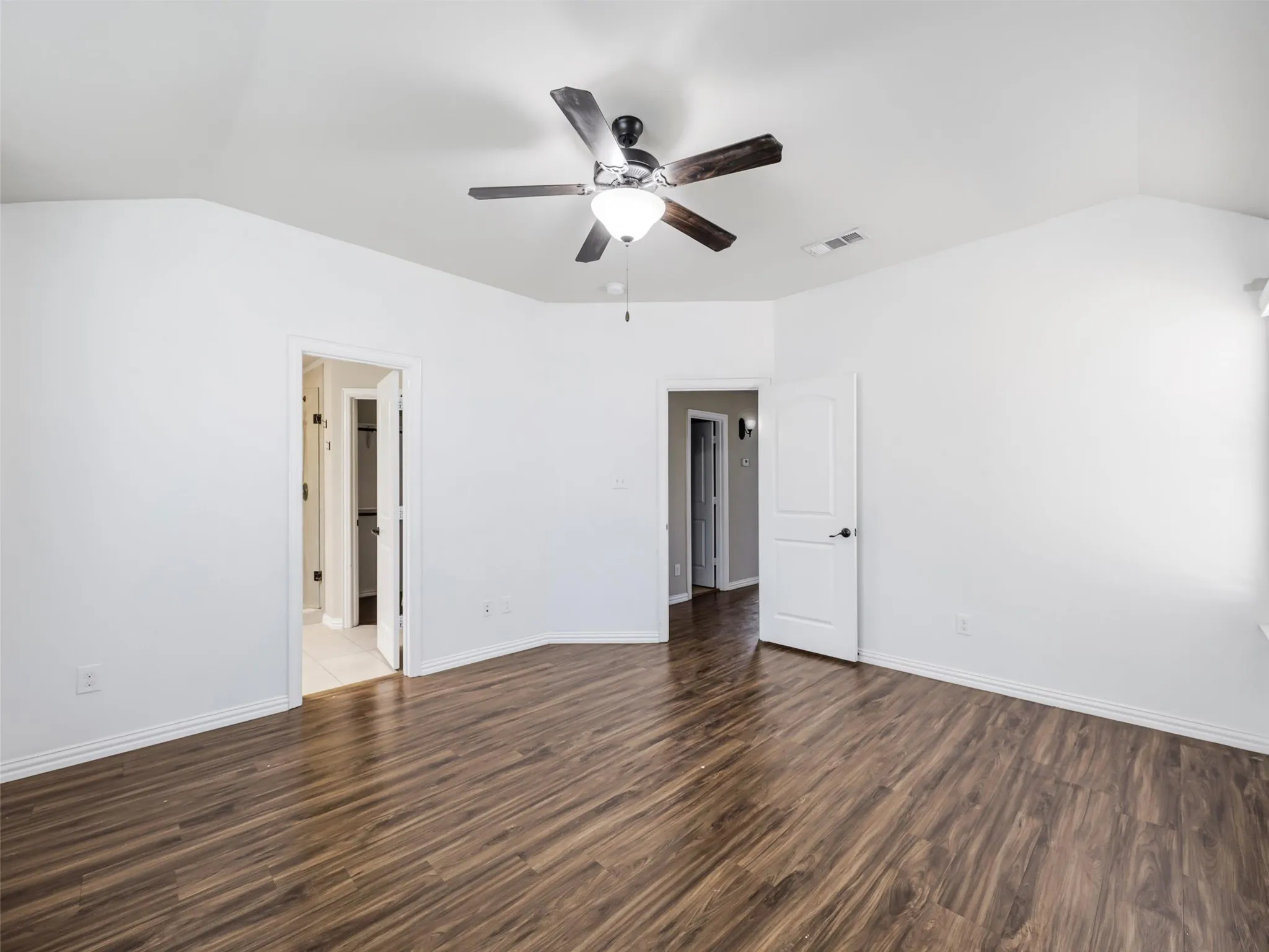 Duplex For Rent in Denton County , 4918 Villas Drive, Sanger, Texas 76266, 3 Bedroom, 3 Bathroom, 2 Garage spaces, 1,488 Sqft, built in 2017, Price $1,950, mls#21290372, Real Estate Agent in Sanger, Homes For Rent in Denton county, Homes For Rent in Sanger, Realtor in Sanger Texas, Real Estate Brokerage Independent Realty Texas, Luminita Cordes Realtor