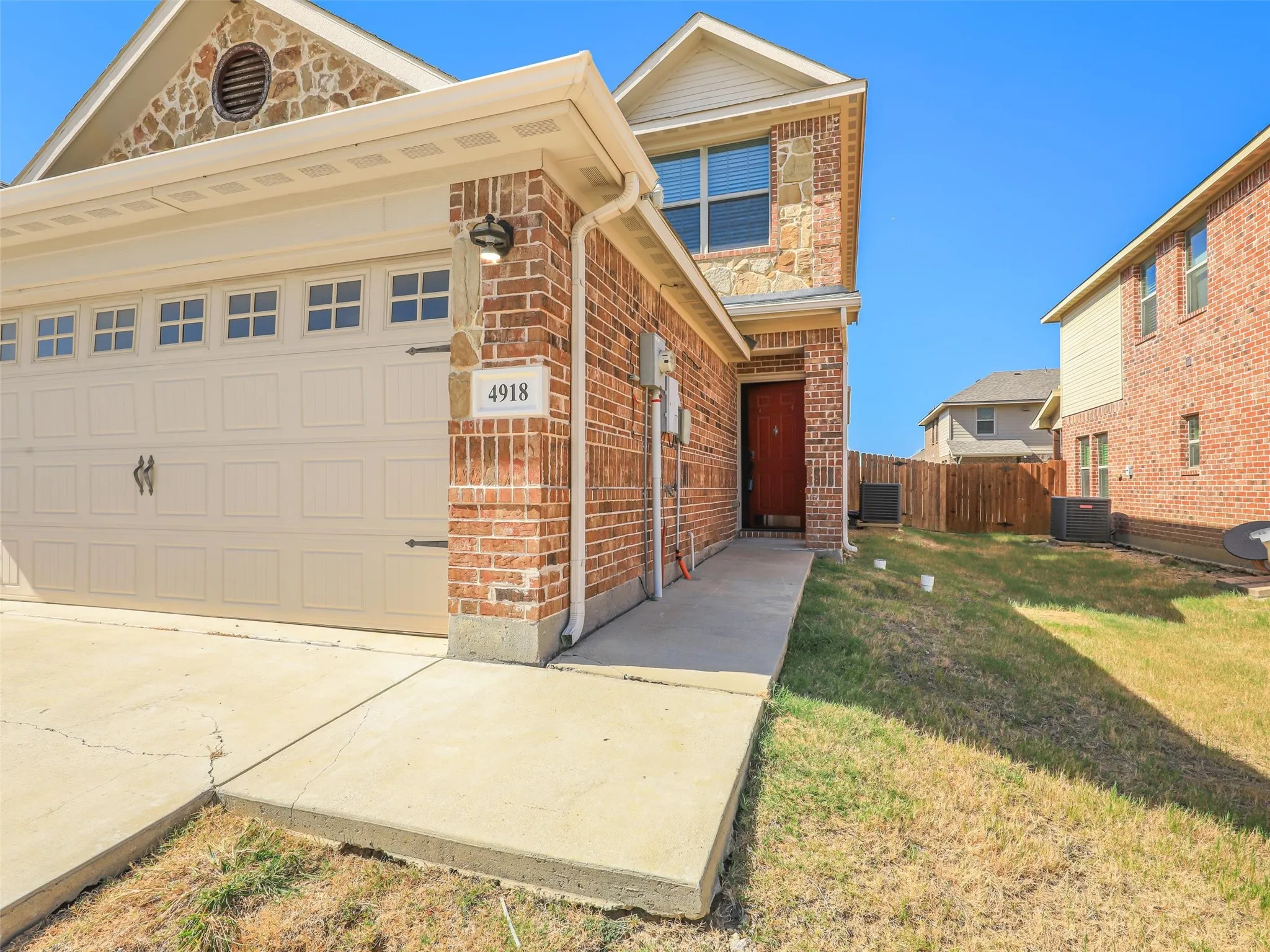 Duplex For Rent in Denton County , 4918 Villas Drive, Sanger, Texas 76266, 3 Bedroom, 3 Bathroom, 2 Garage spaces, 1,488 Sqft, built in 2017, Price $1,950, mls#21290372, Real Estate Agent in Sanger, Homes For Rent in Denton county, Homes For Rent in Sanger, Realtor in Sanger Texas, Real Estate Brokerage Independent Realty Texas, Luminita Cordes Realtor