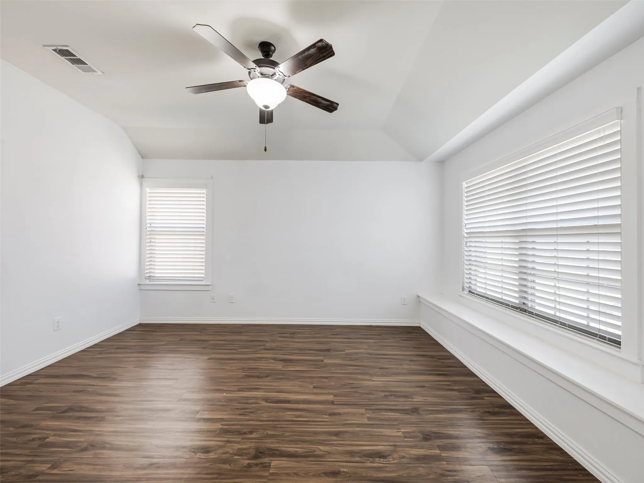 Duplex For Rent in Denton County , 4918 Villas Drive, Sanger, Texas 76266, 3 Bedroom, 3 Bathroom, 2 Garage spaces, 1,488 Sqft, built in 2017, Price $1,950, mls#21290372, Real Estate Agent in Sanger, Homes For Rent in Denton county, Homes For Rent in Sanger, Realtor in Sanger Texas, Real Estate Brokerage Independent Realty Texas, Luminita Cordes Realtor