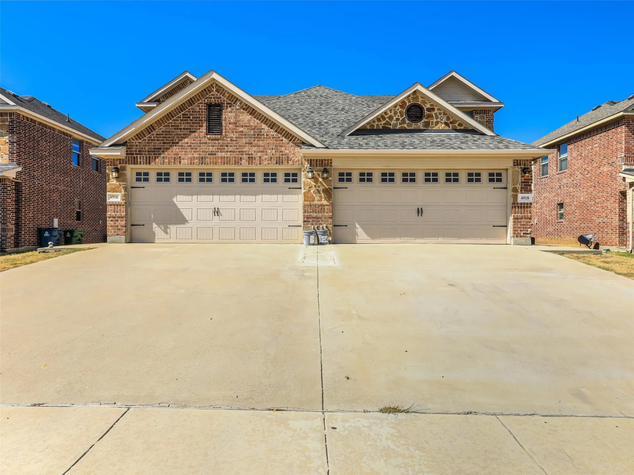 Duplex For Rent in Denton County , 4916 Villas Drive 4916, Sanger, Texas 76266, 3 Bedroom, 3 Bathroom, 2 Garage spaces, 1,488 Sqft, built in 2017, mls#21290369, Real Estate Agent in Sanger, Homes For Rent in Denton county, Homes For Rent in Sanger, Realtor in Sanger Texas, Real Estate Brokerage Independent Realty Texas, Luminita Cordes Realtor