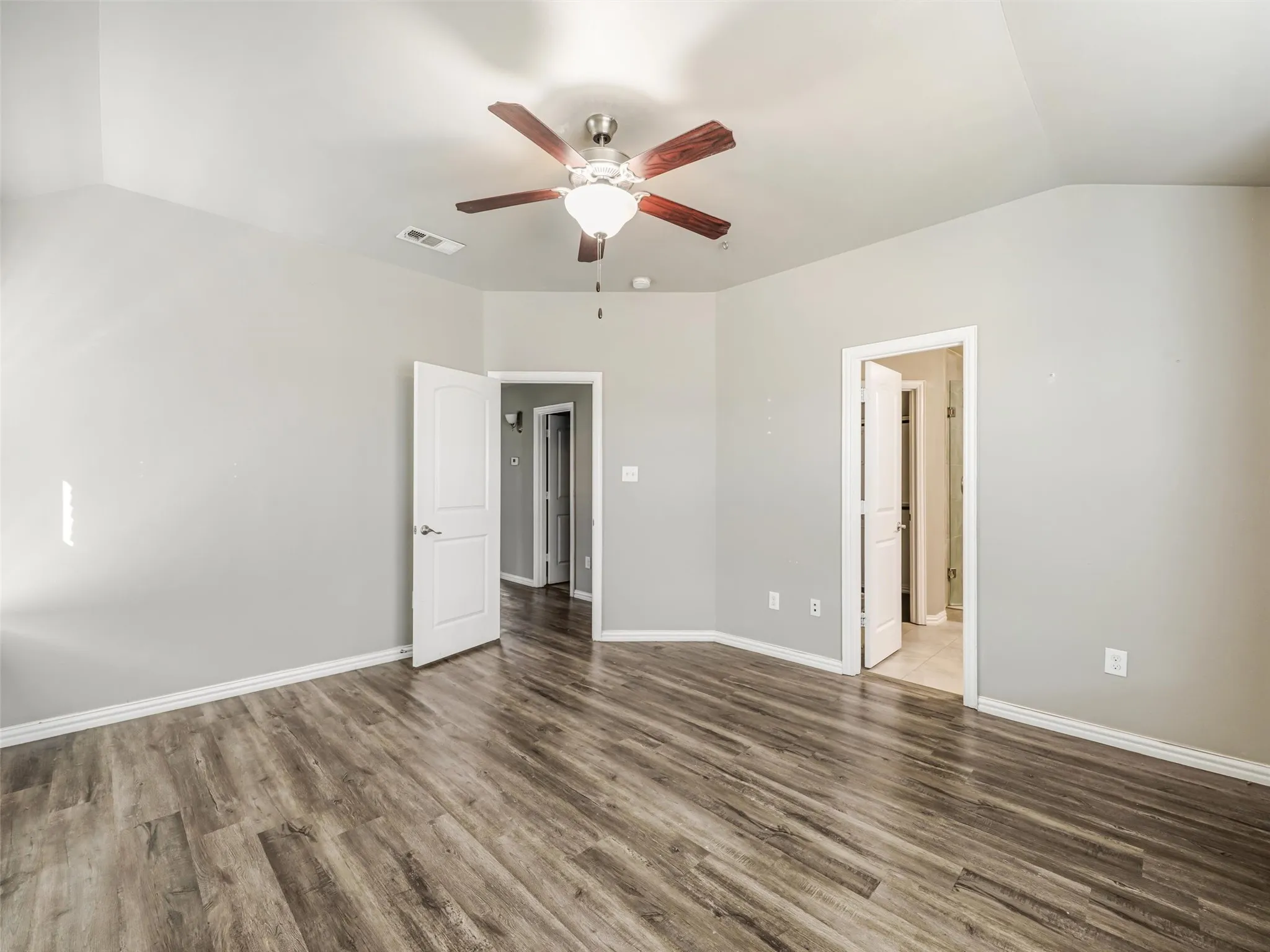 Duplex For Rent in Denton County , 4916 Villas Drive 4916, Sanger, Texas 76266, 3 Bedroom, 3 Bathroom, 2 Garage spaces, 1,488 Sqft, built in 2017, mls#21290369, Real Estate Agent in Sanger, Homes For Rent in Denton county, Homes For Rent in Sanger, Realtor in Sanger Texas, Real Estate Brokerage Independent Realty Texas, Luminita Cordes Realtor