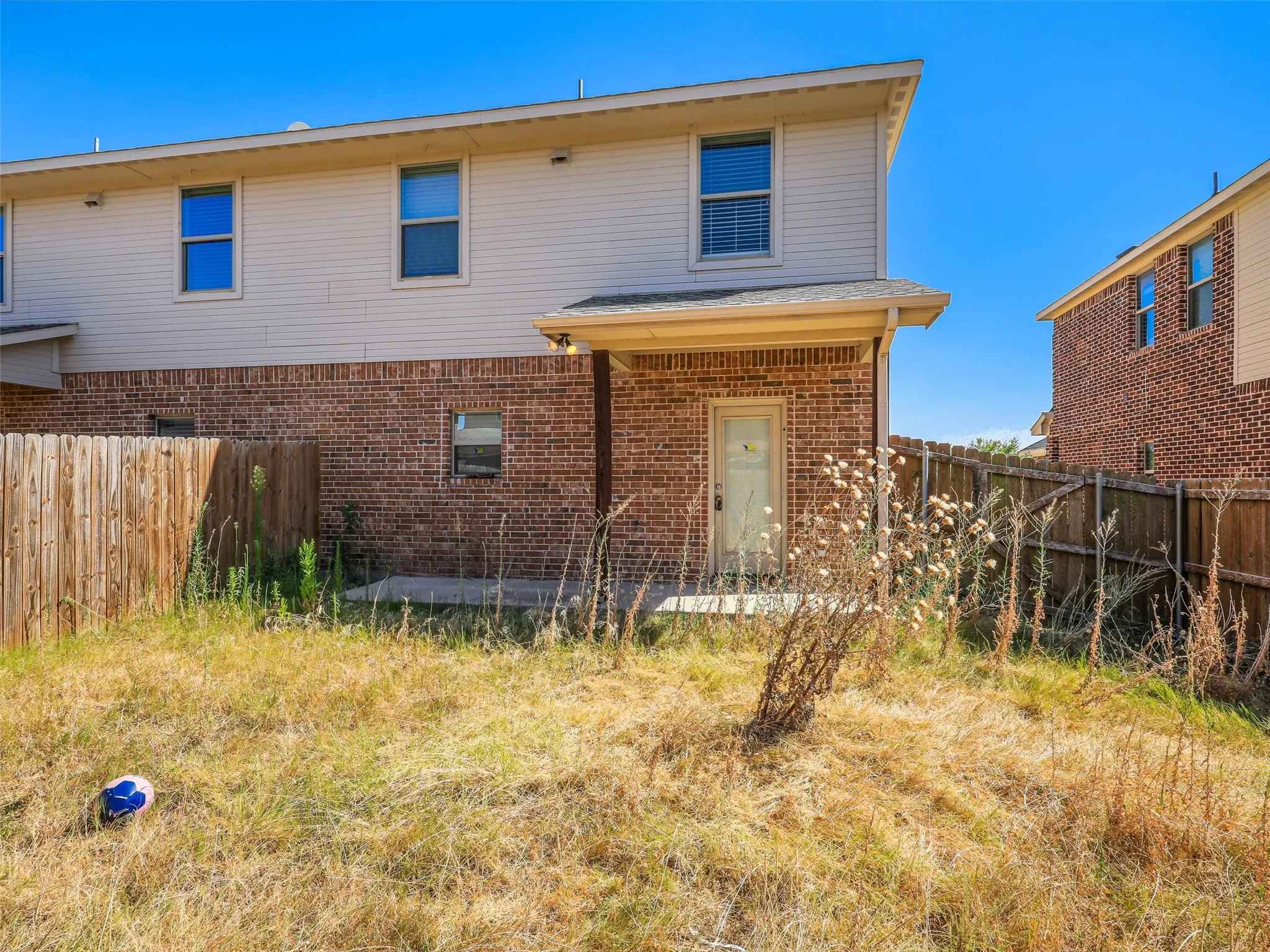 Duplex For Rent in Denton County , 4916 Villas Drive 4916, Sanger, Texas 76266, 3 Bedroom, 3 Bathroom, 2 Garage spaces, 1,488 Sqft, built in 2017, mls#21290369, Real Estate Agent in Sanger, Homes For Rent in Denton county, Homes For Rent in Sanger, Realtor in Sanger Texas, Real Estate Brokerage Independent Realty Texas, Luminita Cordes Realtor