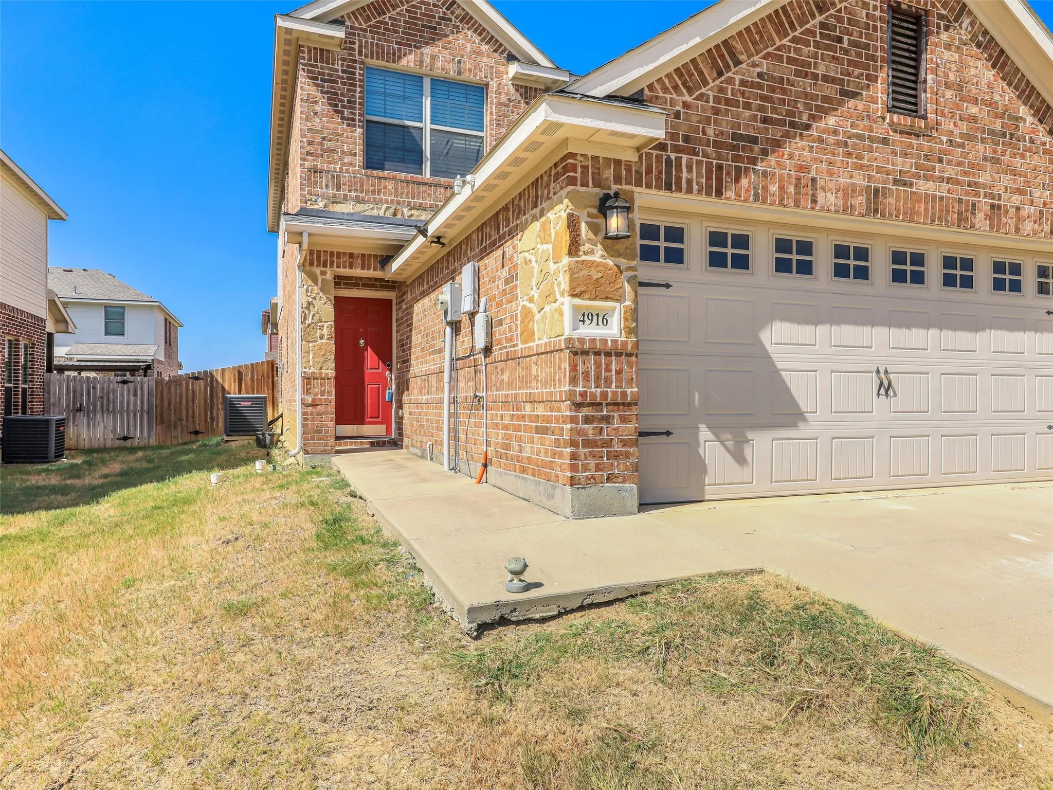 Duplex For Rent in Denton County , 4916 Villas Drive 4916, Sanger, Texas 76266, 3 Bedroom, 3 Bathroom, 2 Garage spaces, 1,488 Sqft, built in 2017, mls#21290369, Real Estate Agent in Sanger, Homes For Rent in Denton county, Homes For Rent in Sanger, Realtor in Sanger Texas, Real Estate Brokerage Independent Realty Texas, Luminita Cordes Realtor