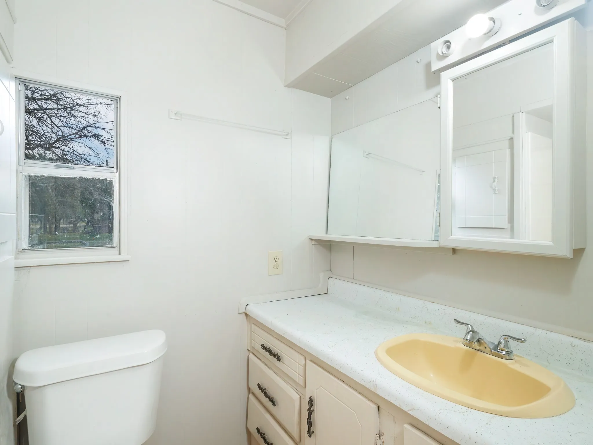 Mobile Home For Sale in Brown County , 3010 Captains Cove, May, Texas 76857, 2 Bedroom, 2 Bathroom, Garage spaces, 910 Sqft, built in 1982, mls#21289784, Real Estate Agent in May, Homes For Sale in Brown county, Homes For Sale in May, Realtor in May Texas, Real Estate Brokerage Independent Realty Texas, Luminita Cordes Realtor
