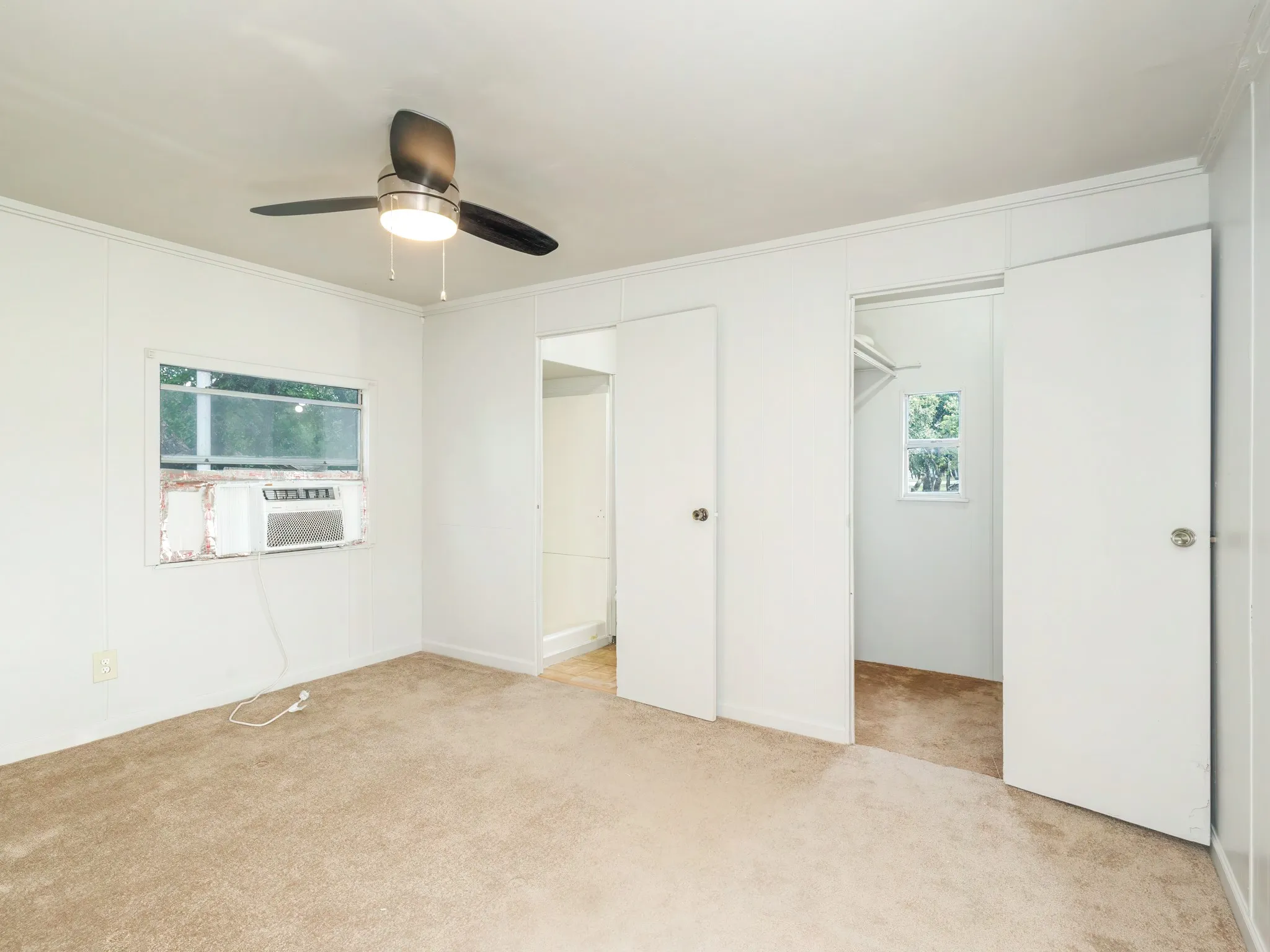 Mobile Home For Sale in Brown County , 3010 Captains Cove, May, Texas 76857, 2 Bedroom, 2 Bathroom, Garage spaces, 910 Sqft, built in 1982, mls#21289784, Real Estate Agent in May, Homes For Sale in Brown county, Homes For Sale in May, Realtor in May Texas, Real Estate Brokerage Independent Realty Texas, Luminita Cordes Realtor