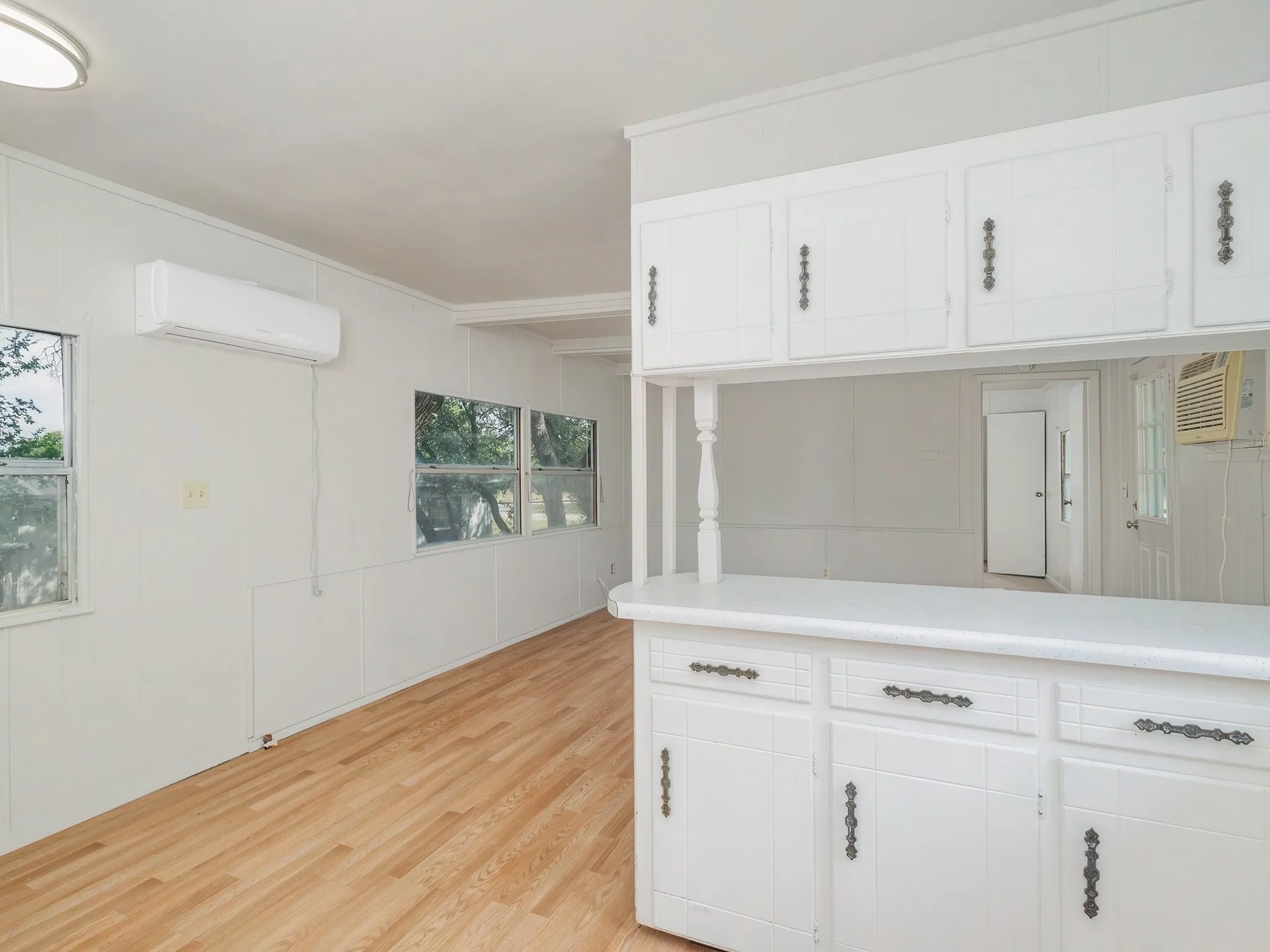 Mobile Home For Sale in Brown County , 3010 Captains Cove, May, Texas 76857, 2 Bedroom, 2 Bathroom, Garage spaces, 910 Sqft, built in 1982, mls#21289784, Real Estate Agent in May, Homes For Sale in Brown county, Homes For Sale in May, Realtor in May Texas, Real Estate Brokerage Independent Realty Texas, Luminita Cordes Realtor