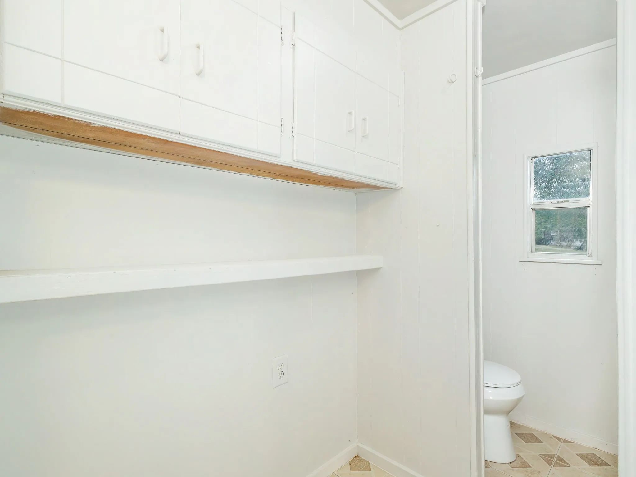 Mobile Home For Sale in Brown County , 3010 Captains Cove, May, Texas 76857, 2 Bedroom, 2 Bathroom, Garage spaces, 910 Sqft, built in 1982, mls#21289784, Real Estate Agent in May, Homes For Sale in Brown county, Homes For Sale in May, Realtor in May Texas, Real Estate Brokerage Independent Realty Texas, Luminita Cordes Realtor