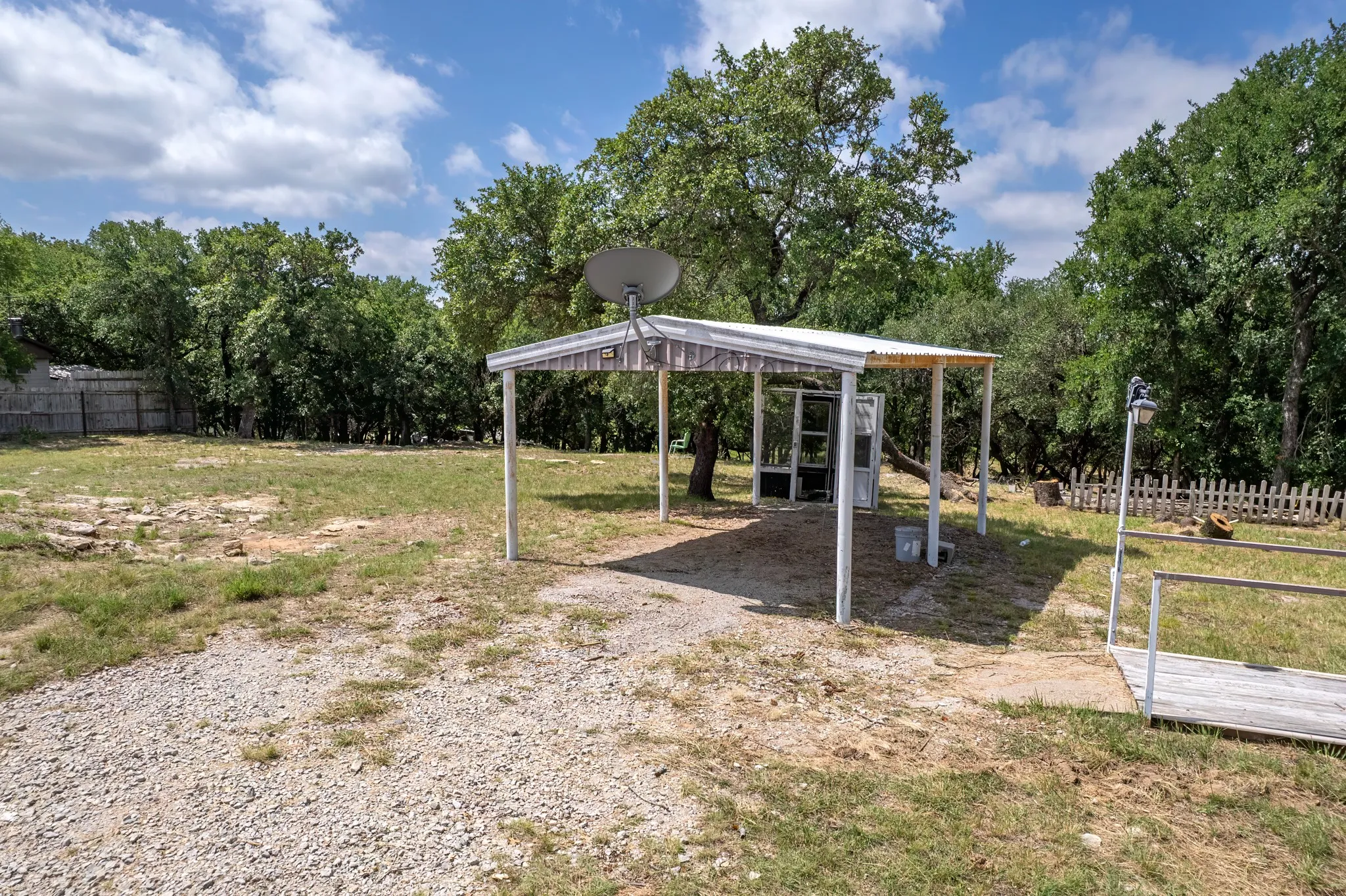 Mobile Home For Sale in Brown County , 3010 Captains Cove, May, Texas 76857, 2 Bedroom, 2 Bathroom, Garage spaces, 910 Sqft, built in 1982, mls#21289784, Real Estate Agent in May, Homes For Sale in Brown county, Homes For Sale in May, Realtor in May Texas, Real Estate Brokerage Independent Realty Texas, Luminita Cordes Realtor