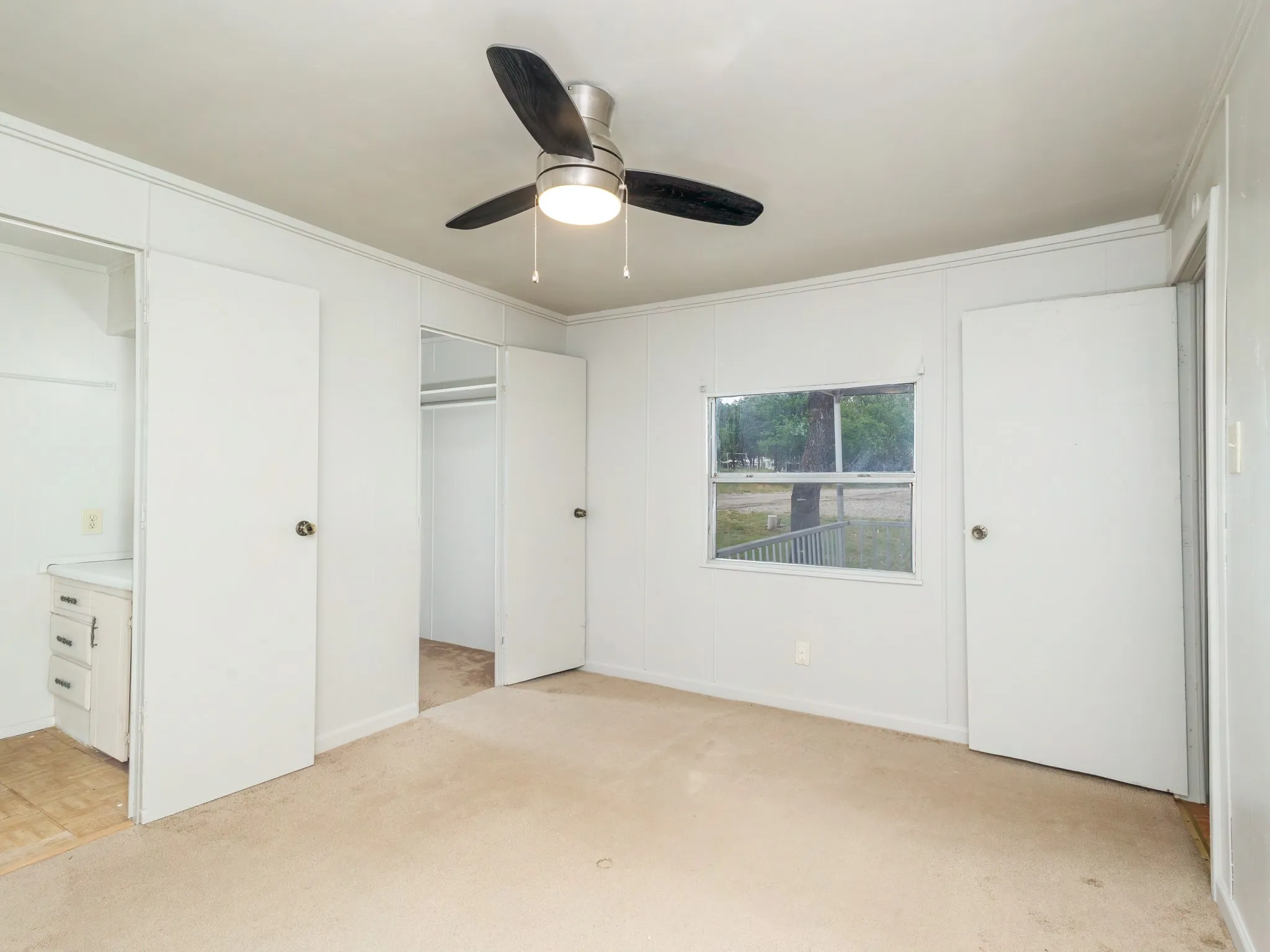 Mobile Home For Sale in Brown County , 3010 Captains Cove, May, Texas 76857, 2 Bedroom, 2 Bathroom, Garage spaces, 910 Sqft, built in 1982, mls#21289784, Real Estate Agent in May, Homes For Sale in Brown county, Homes For Sale in May, Realtor in May Texas, Real Estate Brokerage Independent Realty Texas, Luminita Cordes Realtor