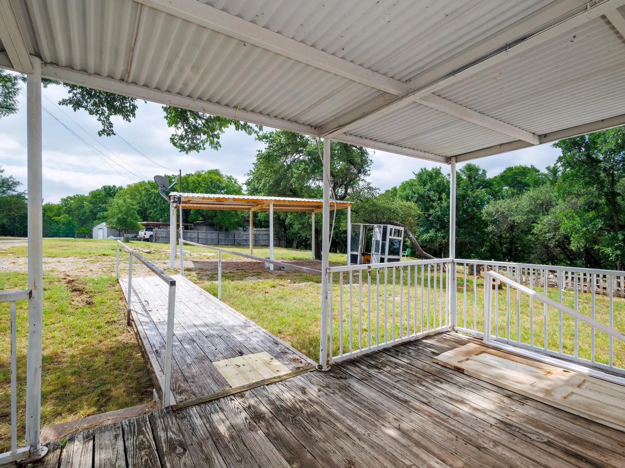 Mobile Home For Sale in Brown County , 3010 Captains Cove, May, Texas 76857, 2 Bedroom, 2 Bathroom, Garage spaces, 910 Sqft, built in 1982, mls#21289784, Real Estate Agent in May, Homes For Sale in Brown county, Homes For Sale in May, Realtor in May Texas, Real Estate Brokerage Independent Realty Texas, Luminita Cordes Realtor