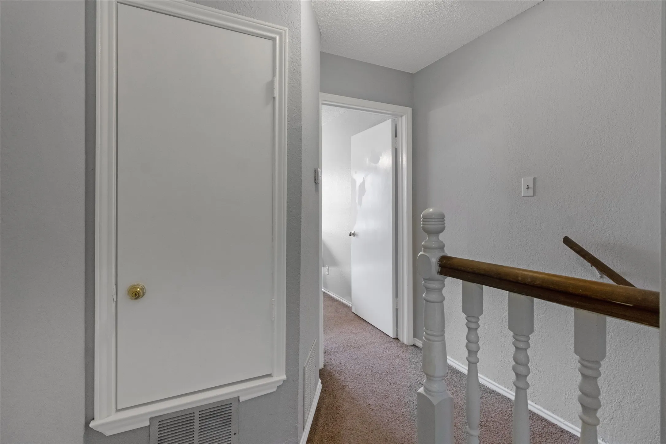 Condominium For Sale in Dallas County , 11655 Audelia Road 803, Dallas, Texas 75243, 2 Bedroom, 3 Bathroom, Garage spaces, 1,083 Sqft, built in 1982, mls#21299905, Real Estate Agent in Dallas, Homes For Sale in Dallas county, Homes For Sale in Dallas, Realtor in Dallas Texas, Real Estate Brokerage Independent Realty Texas, Luminita Cordes Realtor
