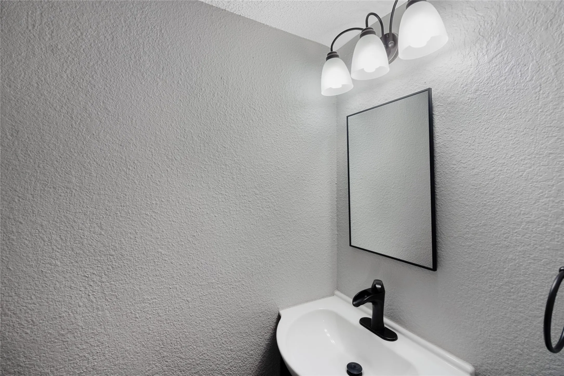 Condominium For Sale in Dallas County , 11655 Audelia Road 803, Dallas, Texas 75243, 2 Bedroom, 3 Bathroom, Garage spaces, 1,083 Sqft, built in 1982, mls#21299905, Real Estate Agent in Dallas, Homes For Sale in Dallas county, Homes For Sale in Dallas, Realtor in Dallas Texas, Real Estate Brokerage Independent Realty Texas, Luminita Cordes Realtor