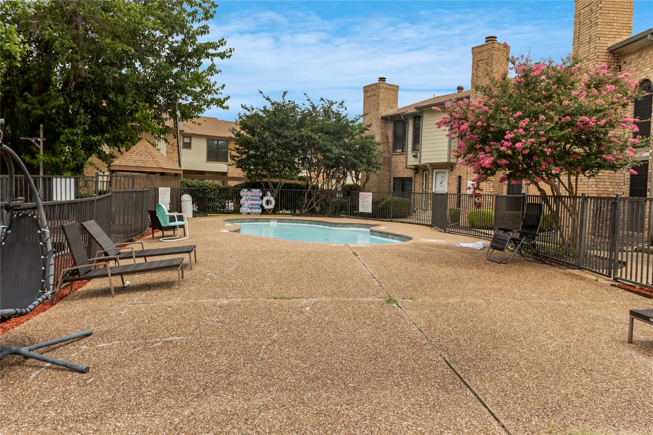 Condominium For Sale in Dallas County , 11655 Audelia Road 803, Dallas, Texas 75243, 2 Bedroom, 3 Bathroom, Garage spaces, 1,083 Sqft, built in 1982, mls#21299905, Real Estate Agent in Dallas, Homes For Sale in Dallas county, Homes For Sale in Dallas, Realtor in Dallas Texas, Real Estate Brokerage Independent Realty Texas, Luminita Cordes Realtor
