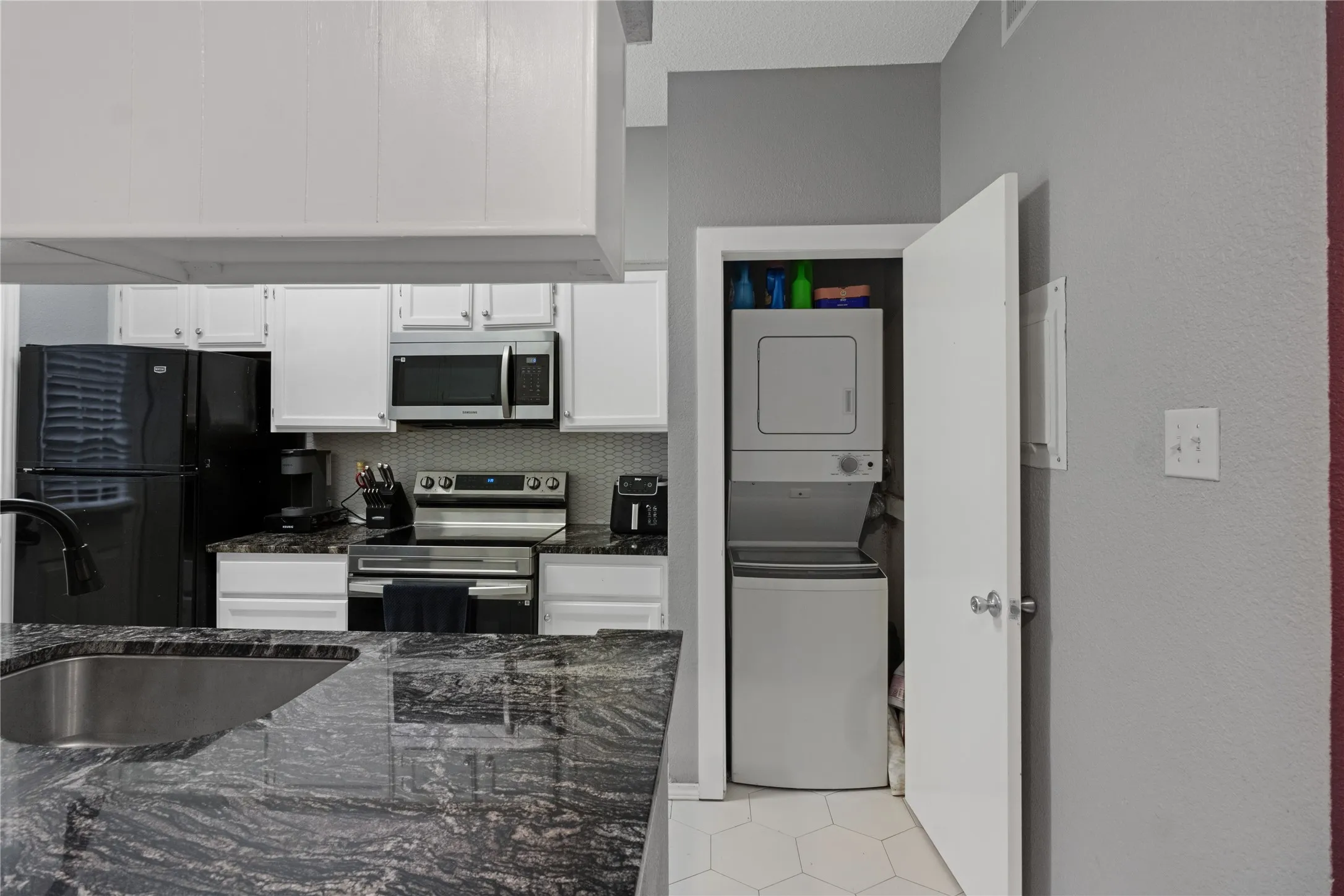 Condominium For Sale in Dallas County , 11655 Audelia Road 803, Dallas, Texas 75243, 2 Bedroom, 3 Bathroom, Garage spaces, 1,083 Sqft, built in 1982, mls#21299905, Real Estate Agent in Dallas, Homes For Sale in Dallas county, Homes For Sale in Dallas, Realtor in Dallas Texas, Real Estate Brokerage Independent Realty Texas, Luminita Cordes Realtor