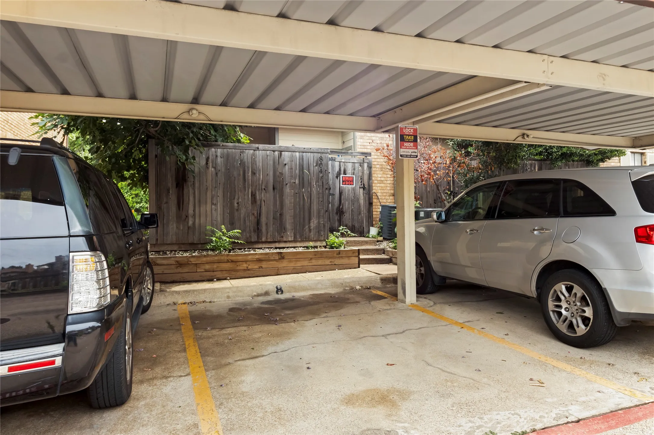 Condominium For Sale in Dallas County , 11655 Audelia Road 803, Dallas, Texas 75243, 2 Bedroom, 3 Bathroom, Garage spaces, 1,083 Sqft, built in 1982, mls#21299905, Real Estate Agent in Dallas, Homes For Sale in Dallas county, Homes For Sale in Dallas, Realtor in Dallas Texas, Real Estate Brokerage Independent Realty Texas, Luminita Cordes Realtor