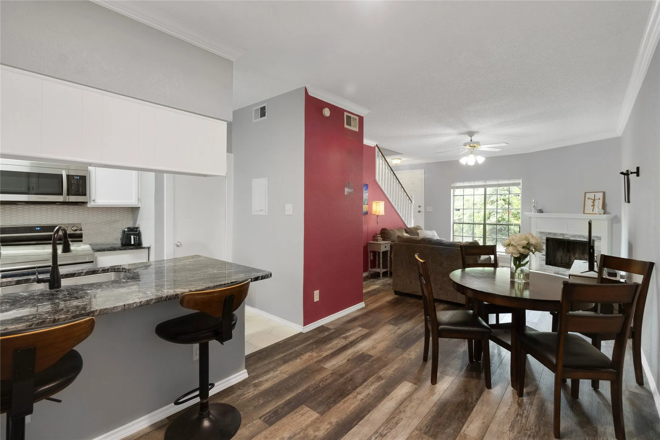 Condominium For Sale in Dallas County , 11655 Audelia Road 803, Dallas, Texas 75243, 2 Bedroom, 3 Bathroom, Garage spaces, 1,083 Sqft, built in 1982, mls#21299905, Real Estate Agent in Dallas, Homes For Sale in Dallas county, Homes For Sale in Dallas, Realtor in Dallas Texas, Real Estate Brokerage Independent Realty Texas, Luminita Cordes Realtor