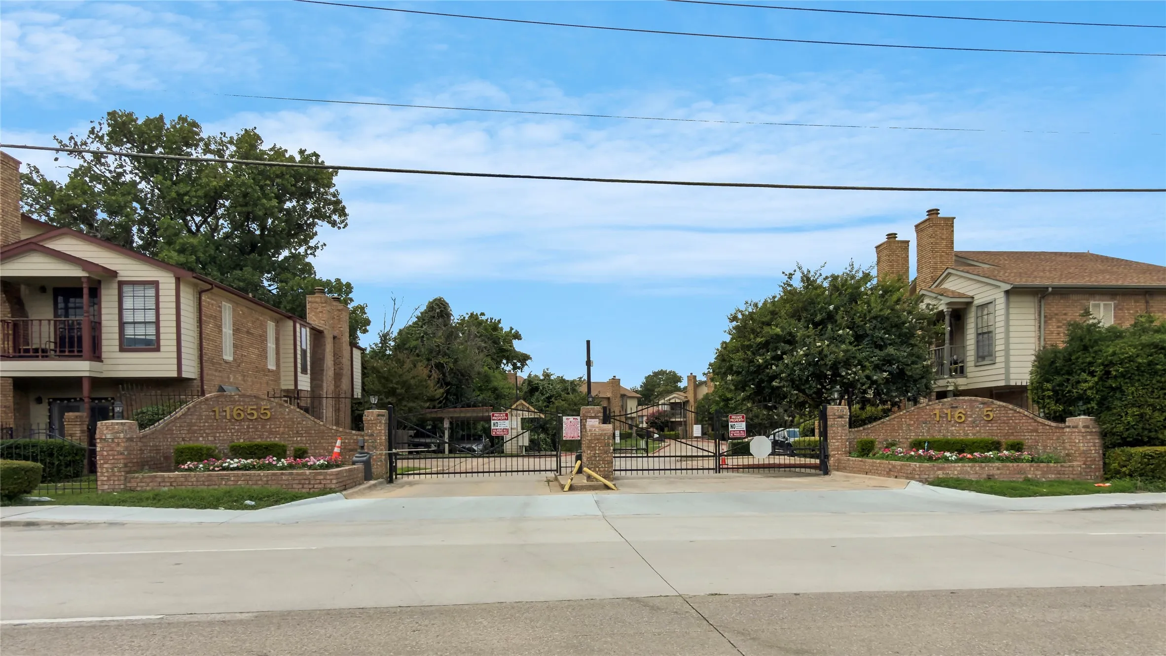Condominium For Sale in Dallas County , 11655 Audelia Road 803, Dallas, Texas 75243, 2 Bedroom, 3 Bathroom, Garage spaces, 1,083 Sqft, built in 1982, mls#21299905, Real Estate Agent in Dallas, Homes For Sale in Dallas county, Homes For Sale in Dallas, Realtor in Dallas Texas, Real Estate Brokerage Independent Realty Texas, Luminita Cordes Realtor
