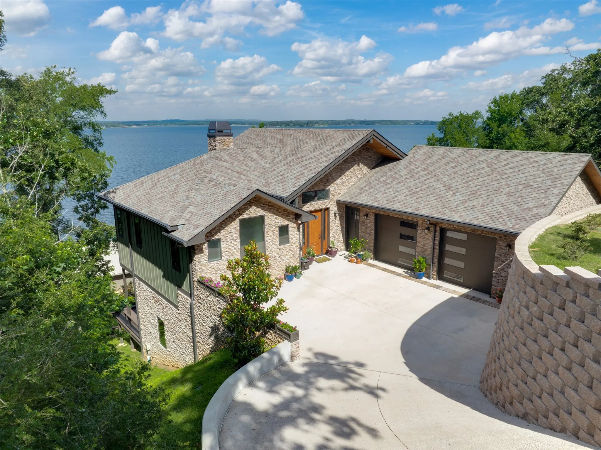 Single Family Residence For Sale in Cherokee County , 127 Lake Bluff Drive, Bullard, Texas 75757, 3 Bedroom, 3 Bathroom, 2 Garage spaces, 3,160 Sqft, built in 2023, mls#21300765, Real Estate Agent in Bullard, Homes For Sale in Cherokee county, Homes For Sale in Bullard, Realtor in Bullard Texas, Real Estate Brokerage Independent Realty Texas, Luminita Cordes Realtor