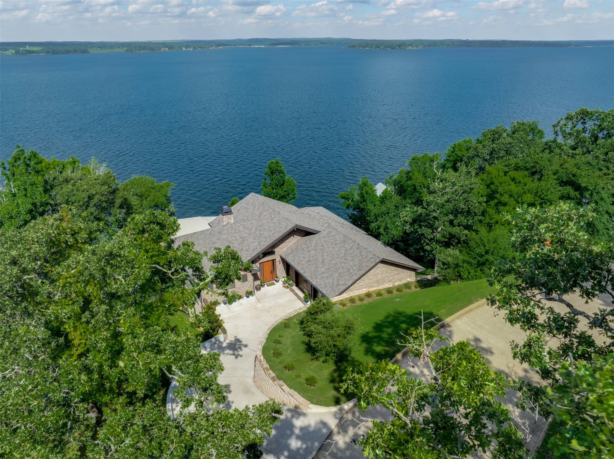 Single Family Residence For Sale in Cherokee County , 127 Lake Bluff Drive, Bullard, Texas 75757, 3 Bedroom, 3 Bathroom, 2 Garage spaces, 3,160 Sqft, built in 2023, mls#21300765, Real Estate Agent in Bullard, Homes For Sale in Cherokee county, Homes For Sale in Bullard, Realtor in Bullard Texas, Real Estate Brokerage Independent Realty Texas, Luminita Cordes Realtor