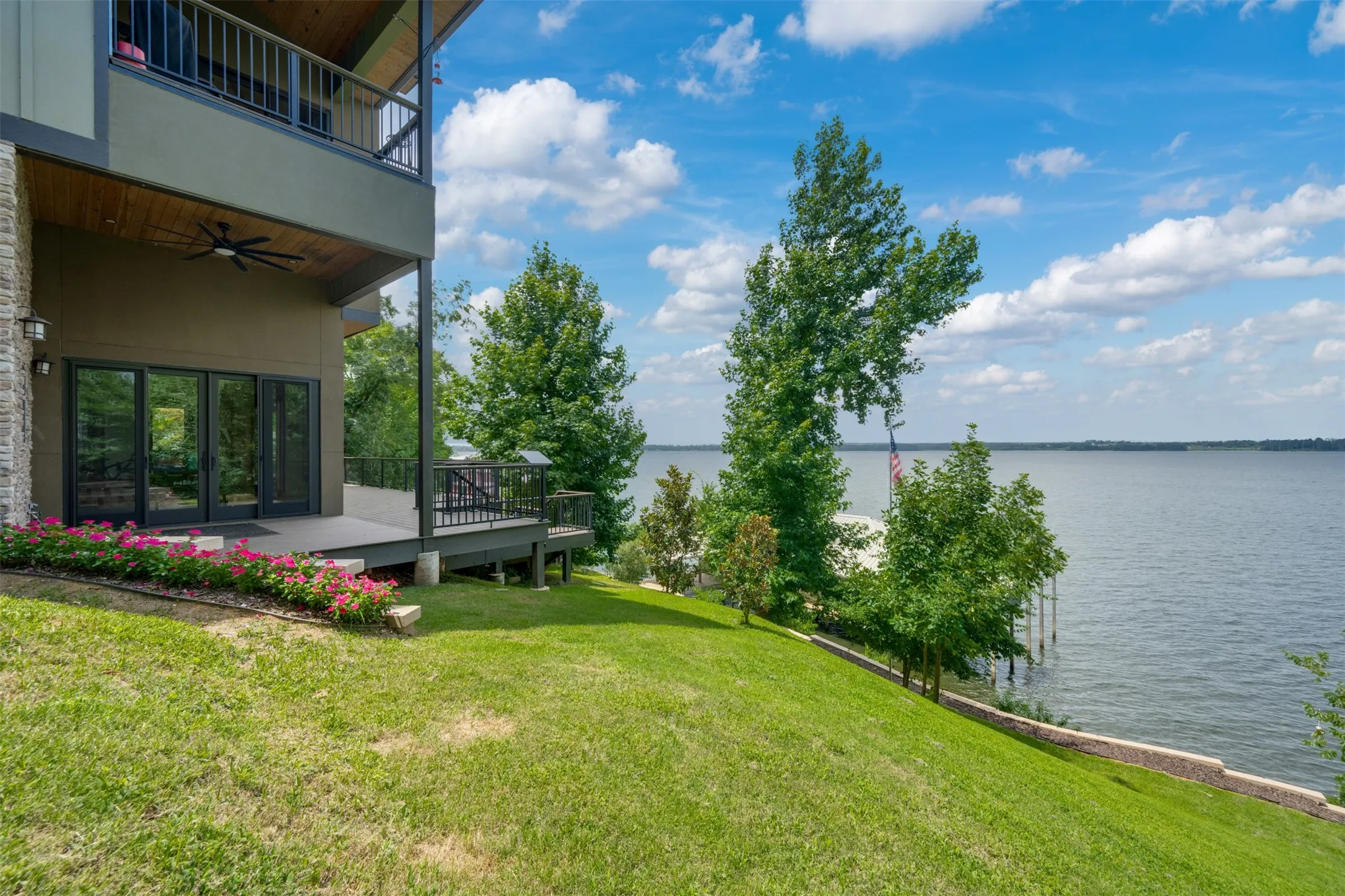 Single Family Residence For Sale in Cherokee County , 127 Lake Bluff Drive, Bullard, Texas 75757, 3 Bedroom, 3 Bathroom, 2 Garage spaces, 3,160 Sqft, built in 2023, mls#21300765, Real Estate Agent in Bullard, Homes For Sale in Cherokee county, Homes For Sale in Bullard, Realtor in Bullard Texas, Real Estate Brokerage Independent Realty Texas, Luminita Cordes Realtor