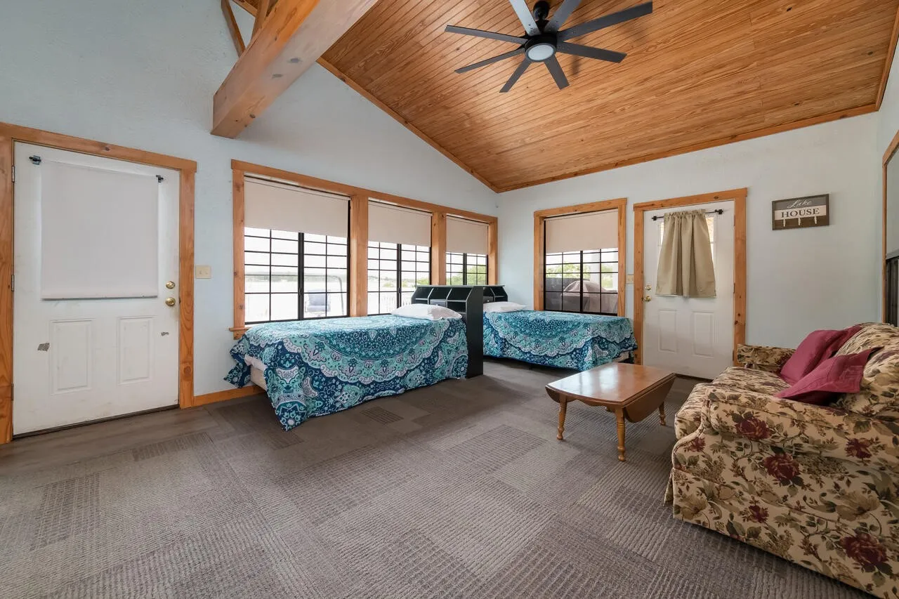 Manufactured Home For Sale in Limestone County , 1603 LCR 822, Groesbeck, Texas 76642, 5 Bedrooms, 2 Bathrooms, Garage spaces, 3,528 Sqft, built in 1999, Price $595,000, mls#21300678, Real Estate Agent in Groesbeck, Homes For Sale in Limestone county, Homes For Sale in Groesbeck, Realtor in Groesbeck Texas, Real Estate Brokerage Independent Realty Texas, Luminita Cordes Realtor
