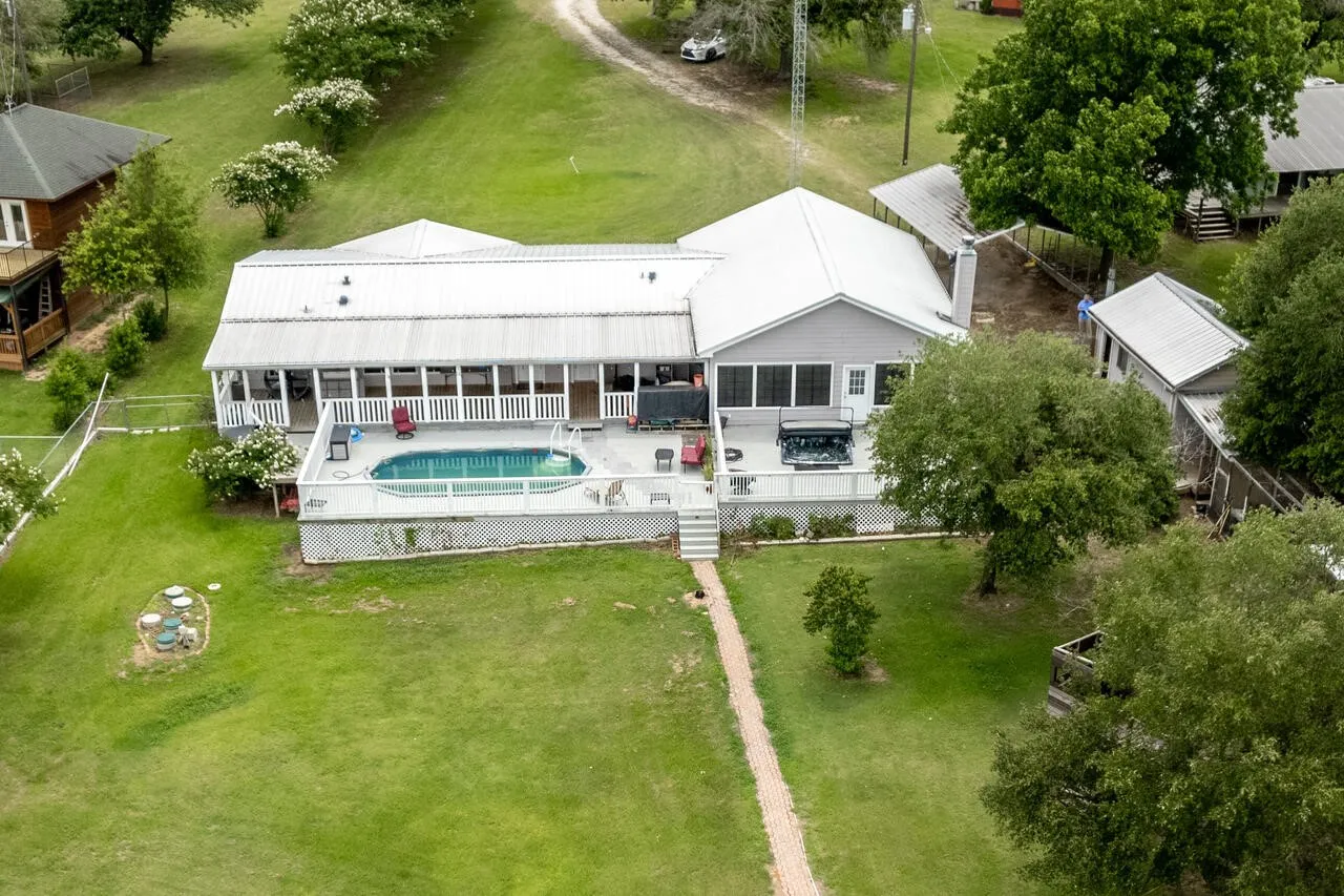 Manufactured Home For Sale in Limestone County , 1603 LCR 822, Groesbeck, Texas 76642, 5 Bedrooms, 2 Bathrooms, Garage spaces, 3,528 Sqft, built in 1999, Price $595,000, mls#21300678, Real Estate Agent in Groesbeck, Homes For Sale in Limestone county, Homes For Sale in Groesbeck, Realtor in Groesbeck Texas, Real Estate Brokerage Independent Realty Texas, Luminita Cordes Realtor